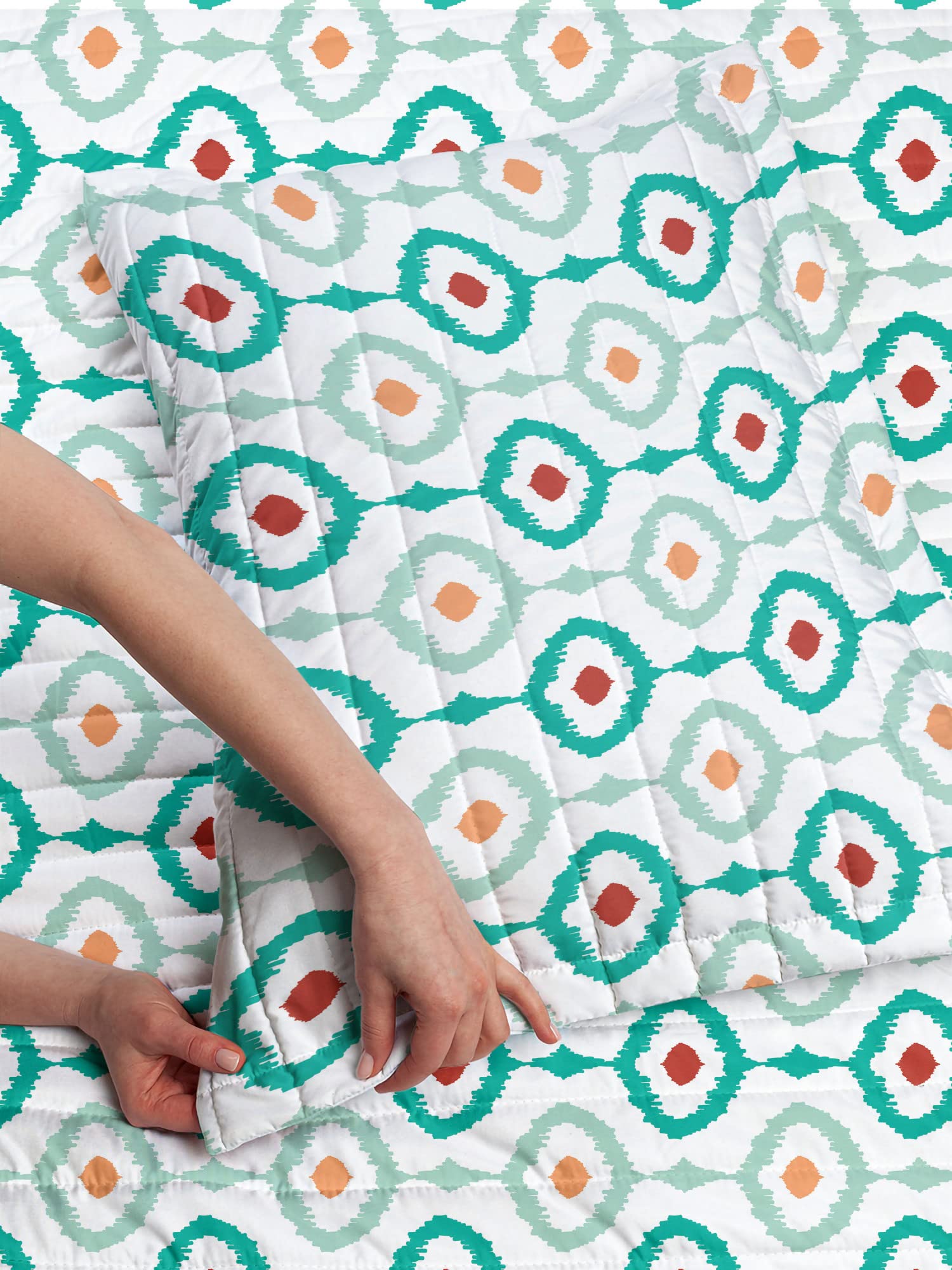 Lunarable Ikat Microfiber King Size Bedspread Set - Soft Retro Style Bedding with Pillow Shams & Comforter in Pale Green & White | Perfect for Bohemian Bedroom Decor, Guest Room Makeover & Cozy Home Styling