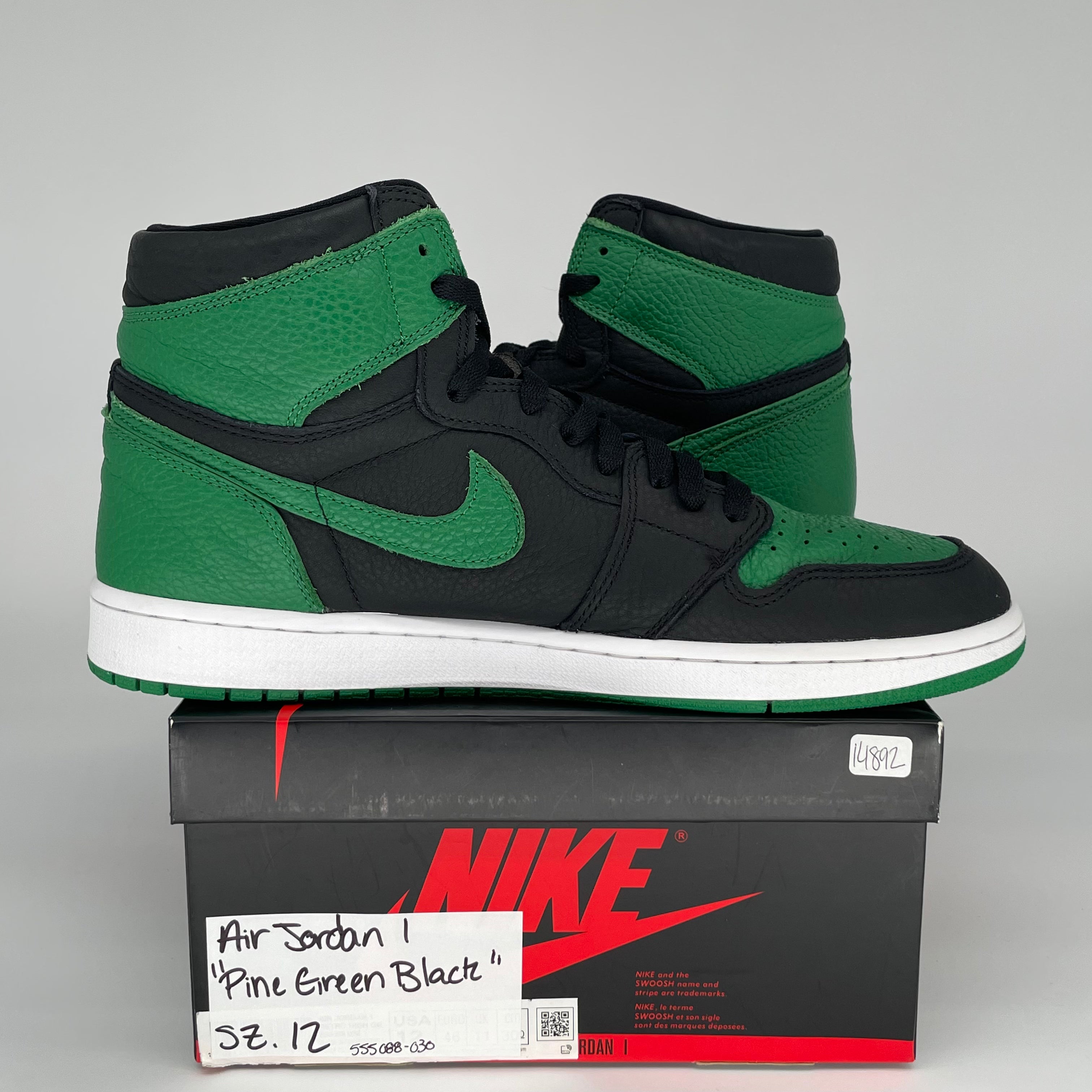 Air Jordan 1 Retro High OG Pine Green Black Men's Basketball Shoes Size 12 (555088-030) - Perfect for Sneaker Collectors & Streetwear Fashion