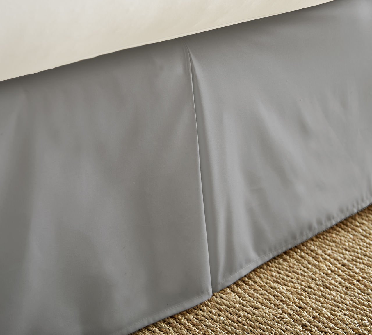 Elegant Bed Skirt with Deep Pockets - Premium Fitted Dust Ruffle for King, Queen & Full Size Beds - Perfect for Home Decor & Bedroom Styling