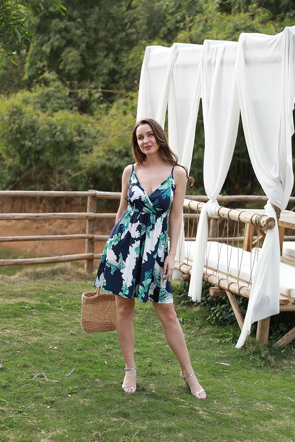 Elegant V-Neck Spaghetti Strap Casual Dress with Pockets - Perfect for Summer Outings, Beach Vacations & Date Nights