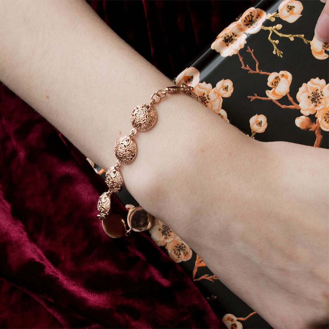 Memory Keeper Bracelet with Photo Locket - Rose Gold Jewelry for Women | Engravable Charm Bracelet for Mom, Wife, Daughter | Perfect for Anniversaries, Birthdays & Gifts