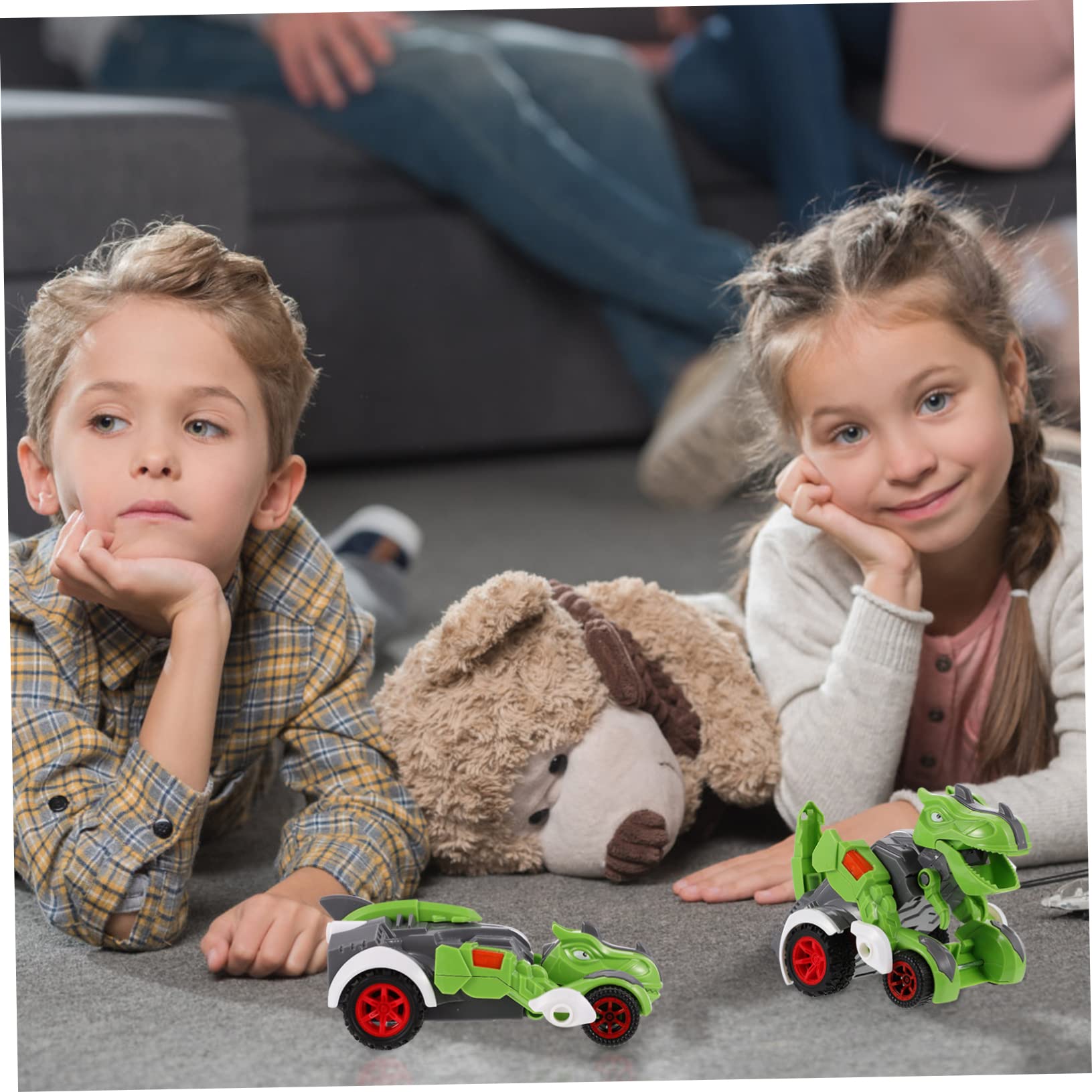 iBasenice 3-Piece Mini Construction Vehicle Toy Set - Small Plastic Trucks & Diggers for Kids, Boys Halloween Figurines, Preschool Educational Toys - Perfect for Playtime, Birthday Gifts & Halloween Decorations