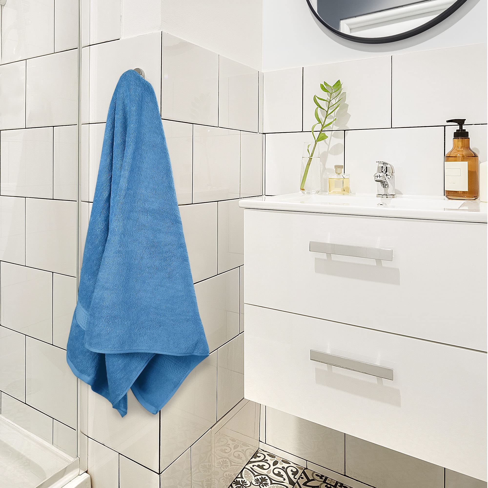 Utopia Towels 4-Pack Premium Bath Towels Set - 27x54 Inch 100% Ring Spun Cotton 600GSM, Lightweight & Highly Absorbent Quick-Drying Towels for Bathroom, Spa, Gym, and Beach (Electric Blue)