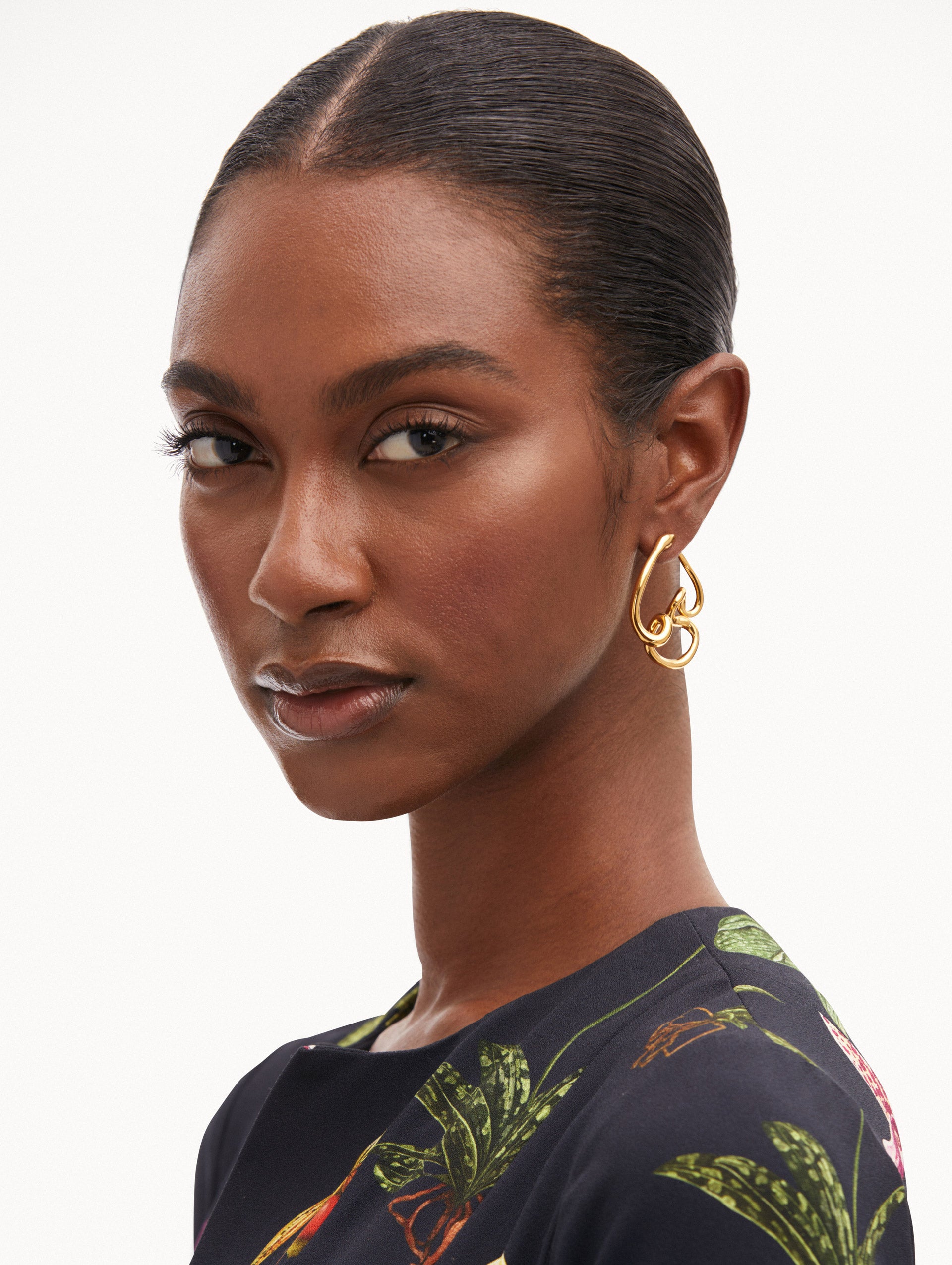 Snake Hoop Earrings for Women - Trendy Stainless Steel Serpent Jewelry - Perfect for Halloween, Gothic Style & Everyday Fashion Accessories