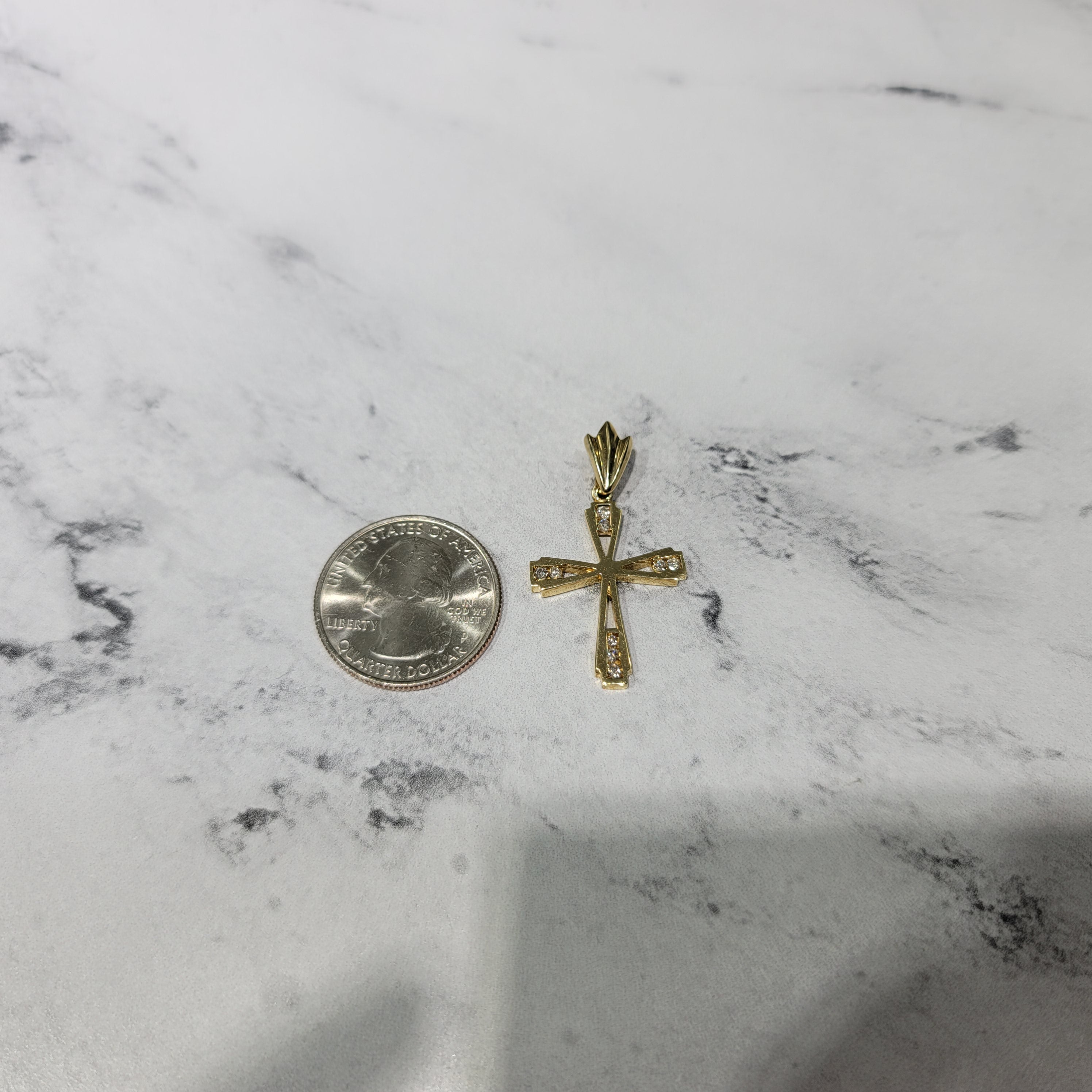 1/4 Carat Diamond Cross Pendant Necklace for Women - Elegant Polished Silver/Gold Jewelry Gift for Christmas, Baptism & Special Occasions