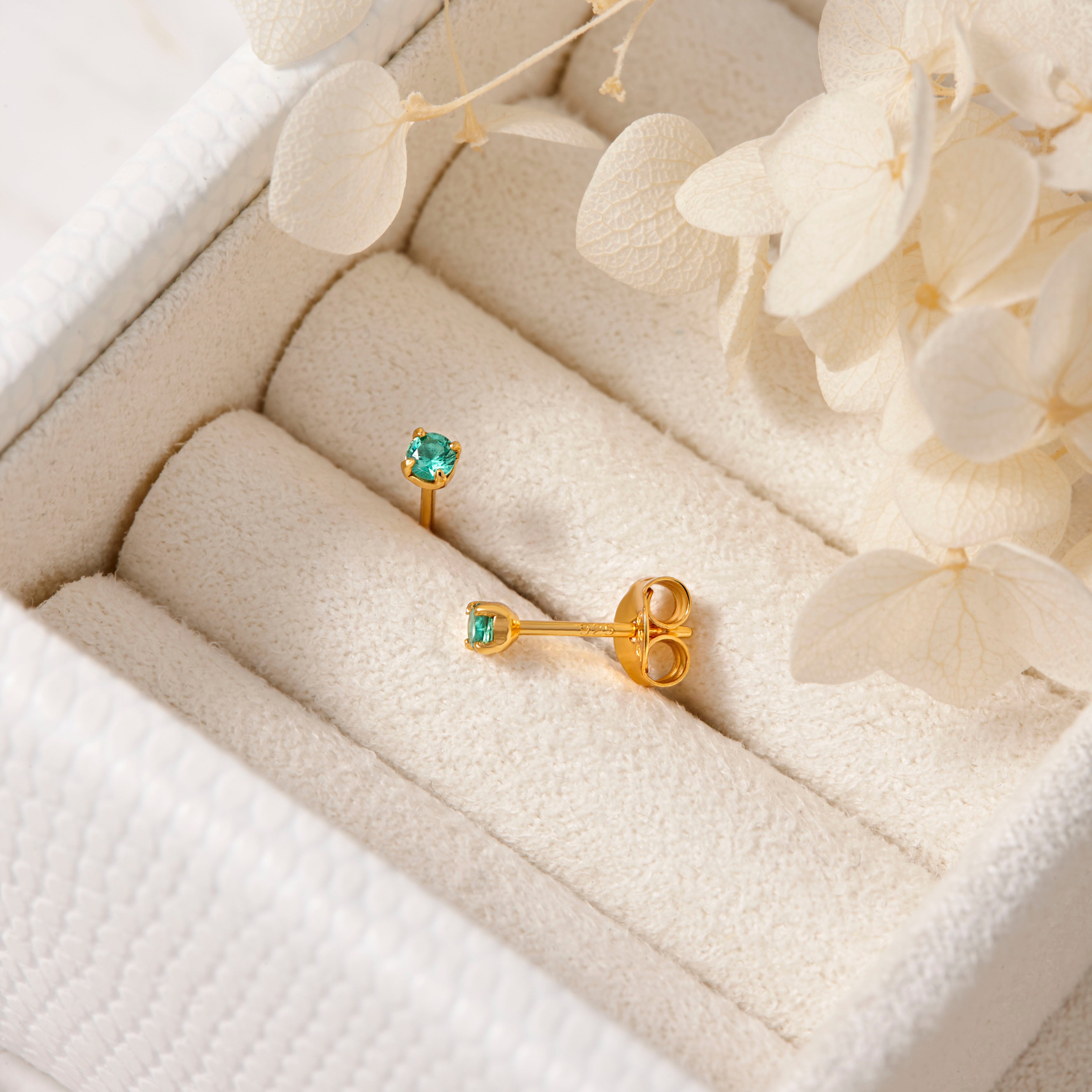 Exquisite 14K Gold Emerald Stud Earrings for Women - Perfect for Everyday Wear, Parties & Gifts
