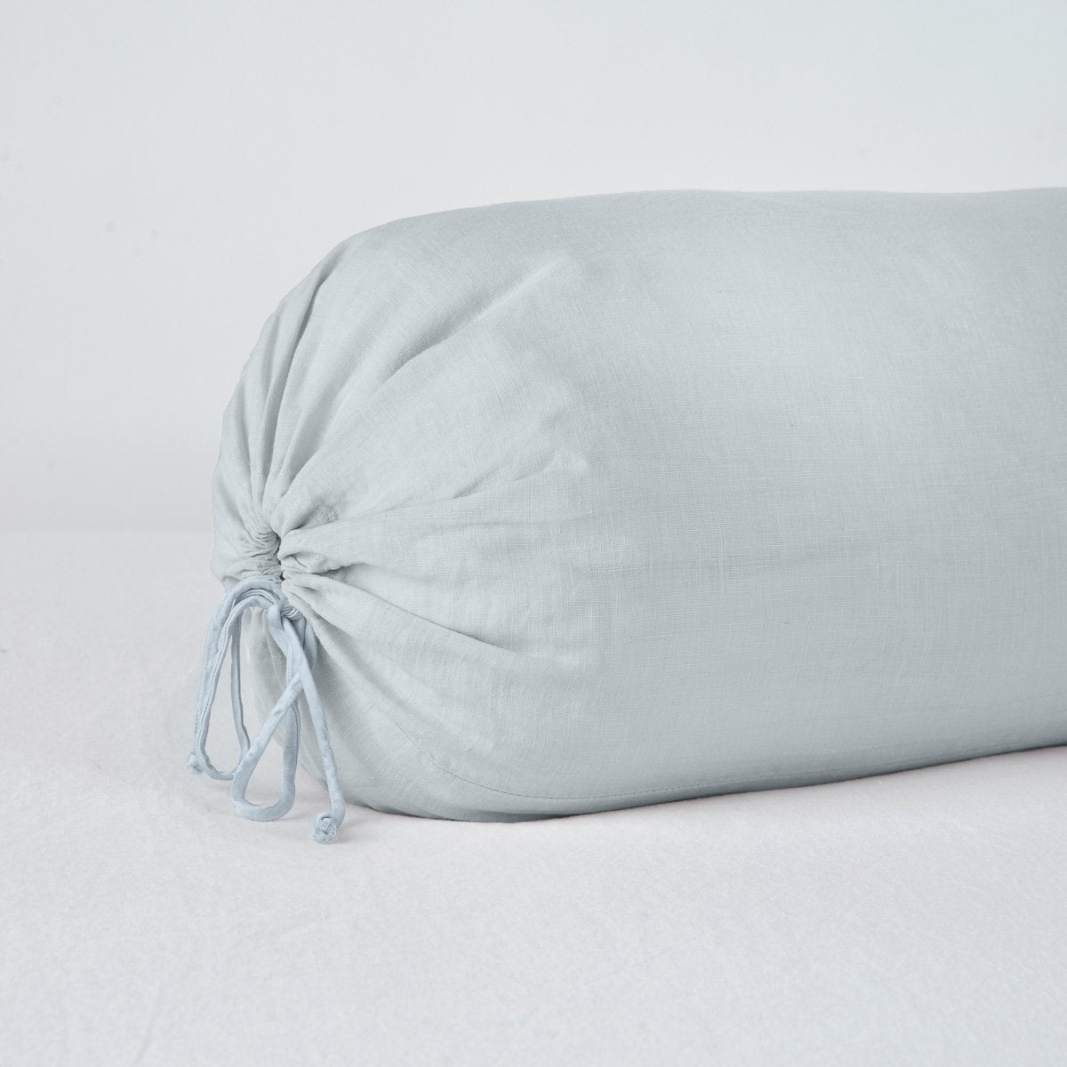 Soft & Breathable Linen Throw Pillow Cover - 18x18 Inches - Decorative Cushion for Sofa, Bed, Chair - Home Decor & Cozy Living Room Accessories