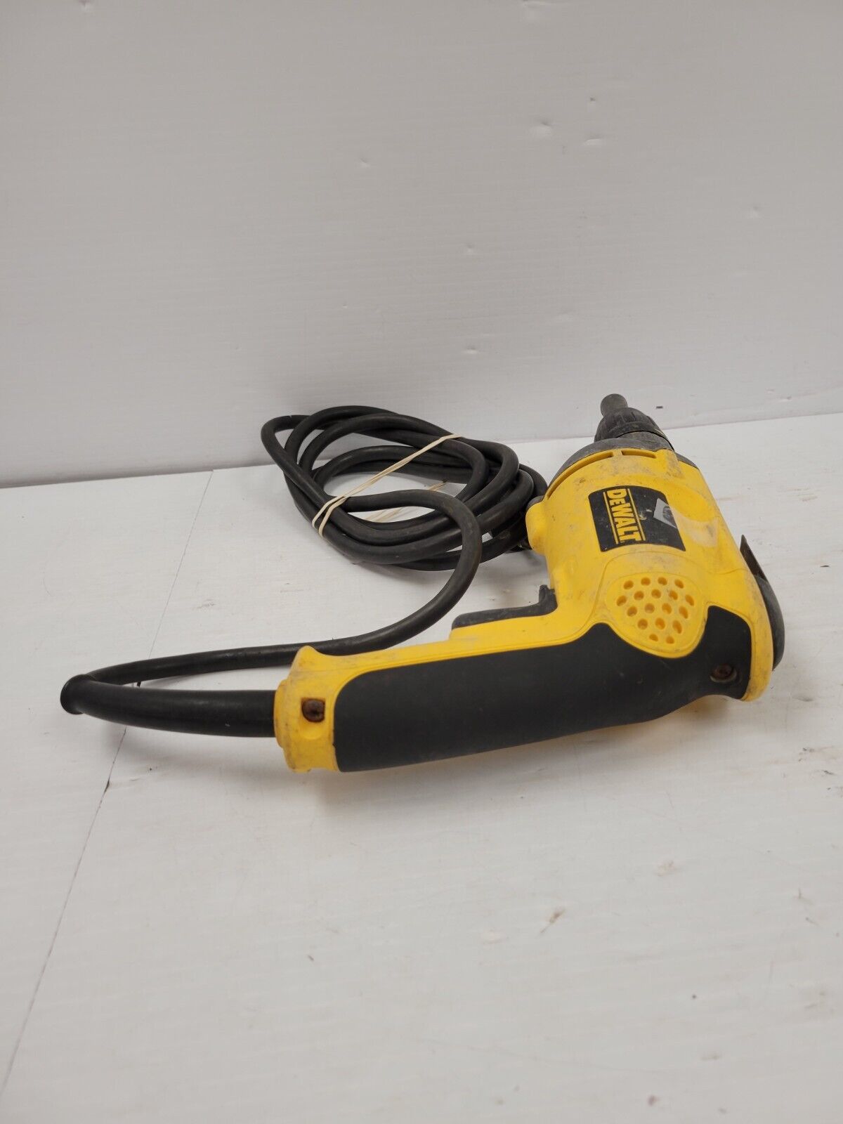 DEWALT DW272 Corded Drywall Screwgun - Professional Drywall Screwdriver for Fast Installation - Perfect for Drywall, Sheetrock, and Construction Projects