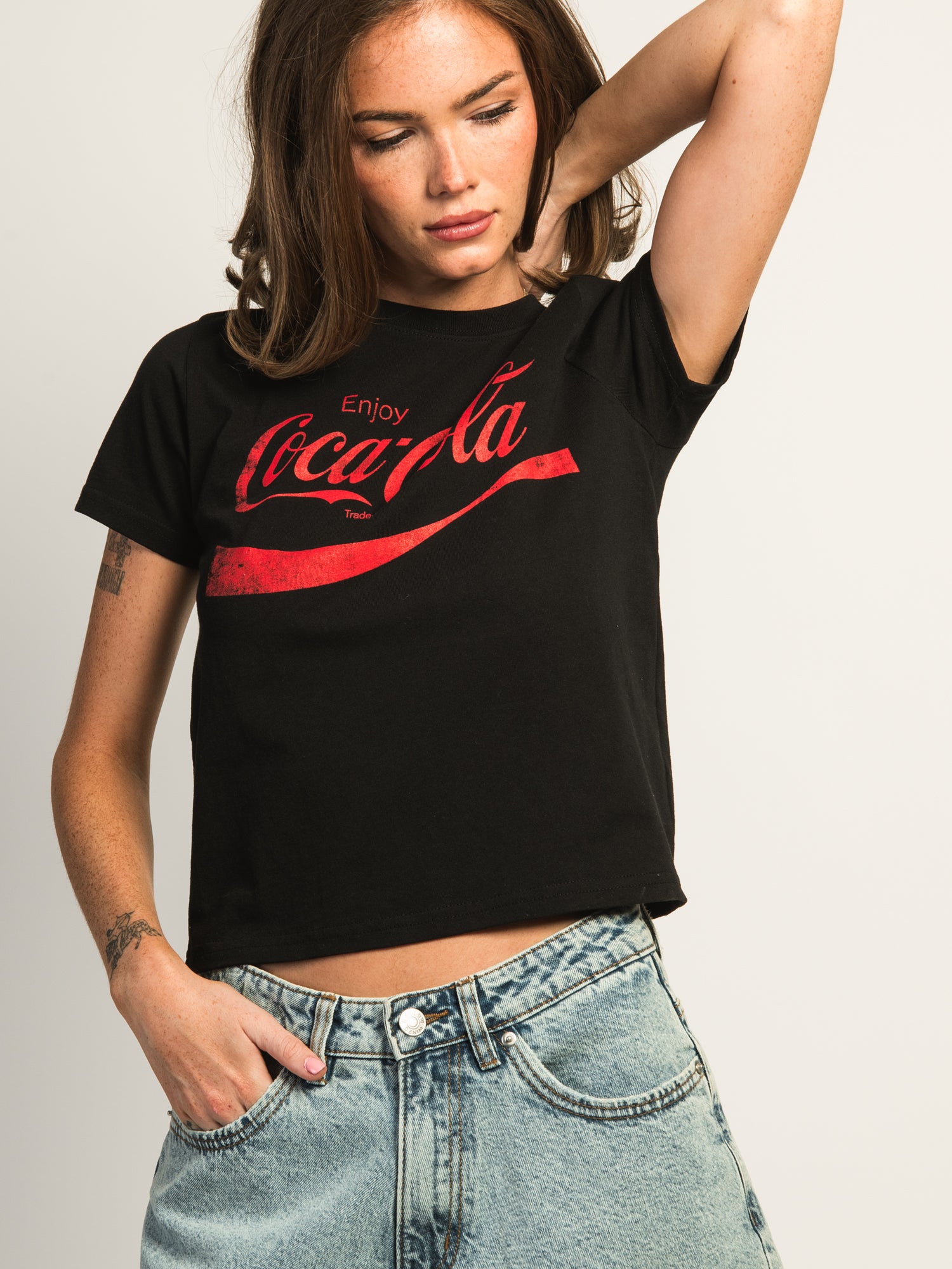 Vintage Coca-Cola Box Fit T-Shirt - Classic Logo Tee for Men & Women | Casual Wear, Street Style, Retro Fashion