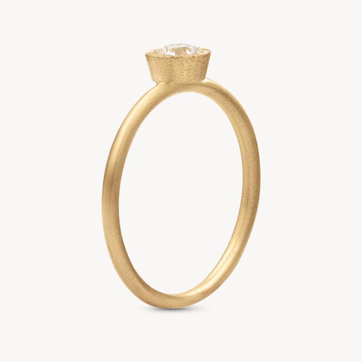 18K Gold Brushed Bezel Diamond Solitaire Ring for Women - Elegant Engagement & Wedding Band - Perfect for Proposals, Anniversaries, and Special Occasions