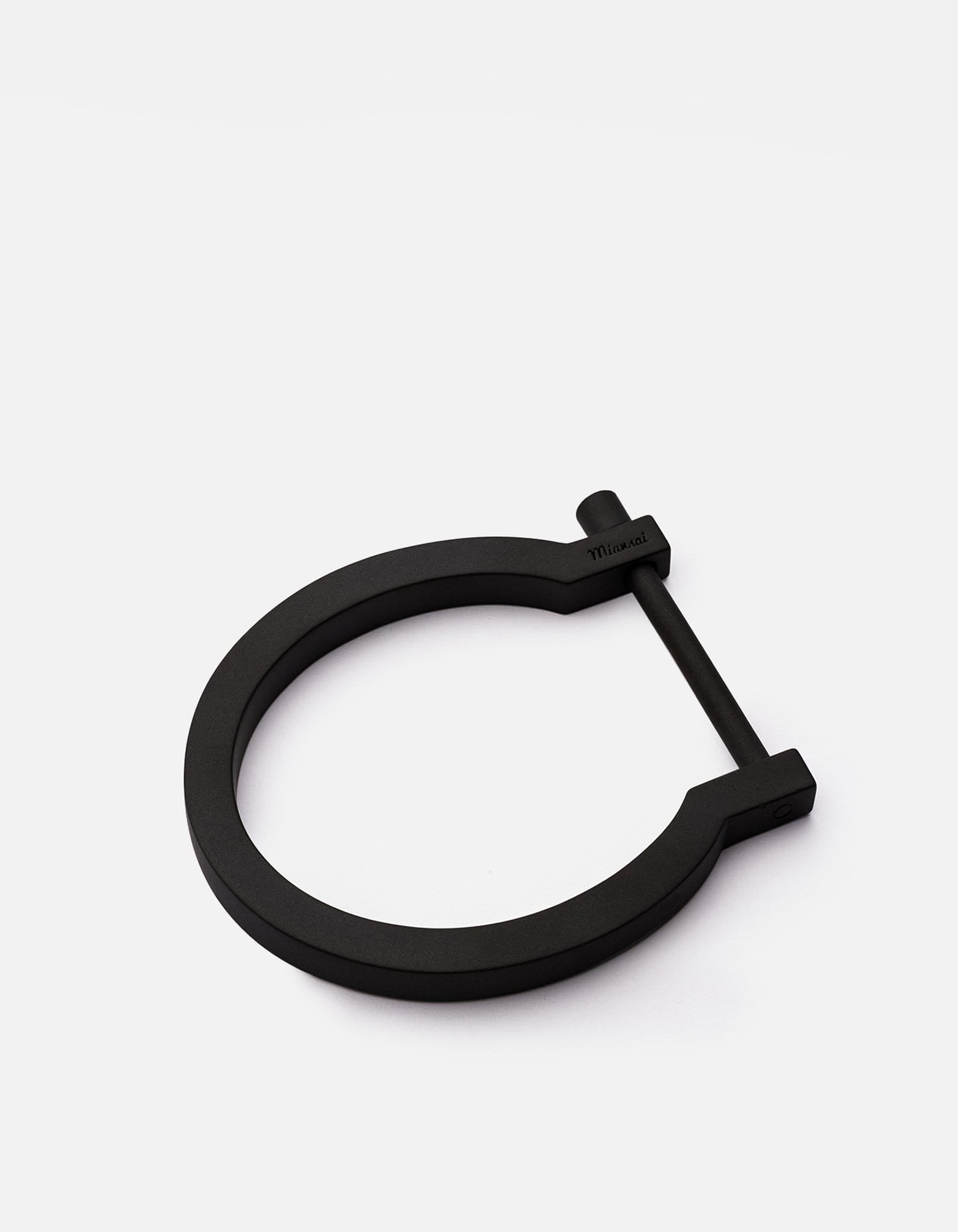 Stylish Noir Leather Cuff Bracelet for Women - Fashionable Adjustable Wristband for Casual Wear, Date Night & Special Occasions