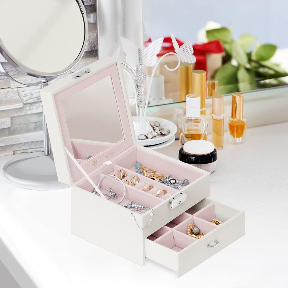 Maverton Beige Jewelry Storage Box for Women - Stylish Jewelry Organizer Case with Overprint - Perfect Gift for Birthday, Daughter & Teens - Elegant Jewelry Box for Necklaces, Rings & Earrings - Ideal for Home, Travel & Daily Use