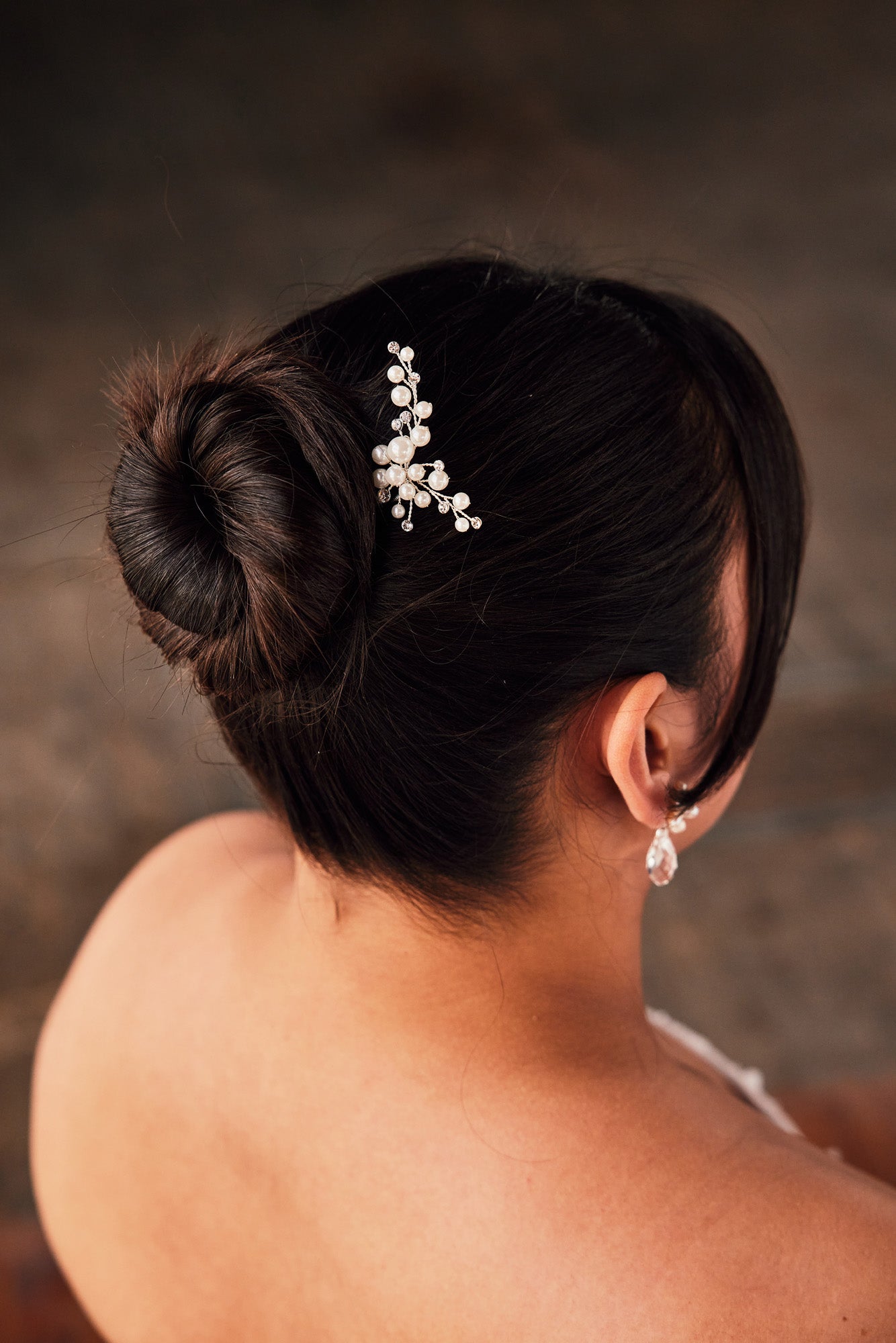 Elegant Wedding Hair Pin with Ivory Pearl Cluster & Rhinestones - Perfect for Bridal Accessories, Prom, and Special Occasions