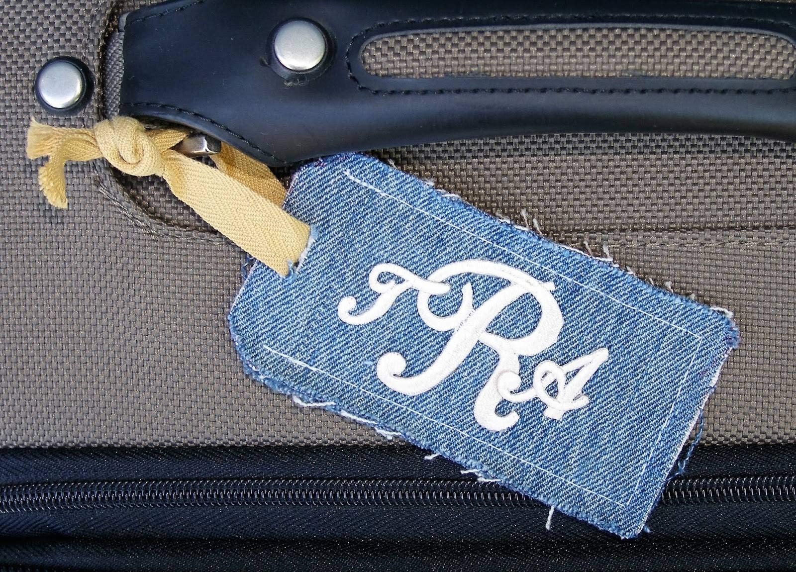 Embroidered Iron-On 0.5 Inch Script Monogram Letter I (Black) - Perfect for DIY Crafts, Custom Clothing, and Personalized Gifts