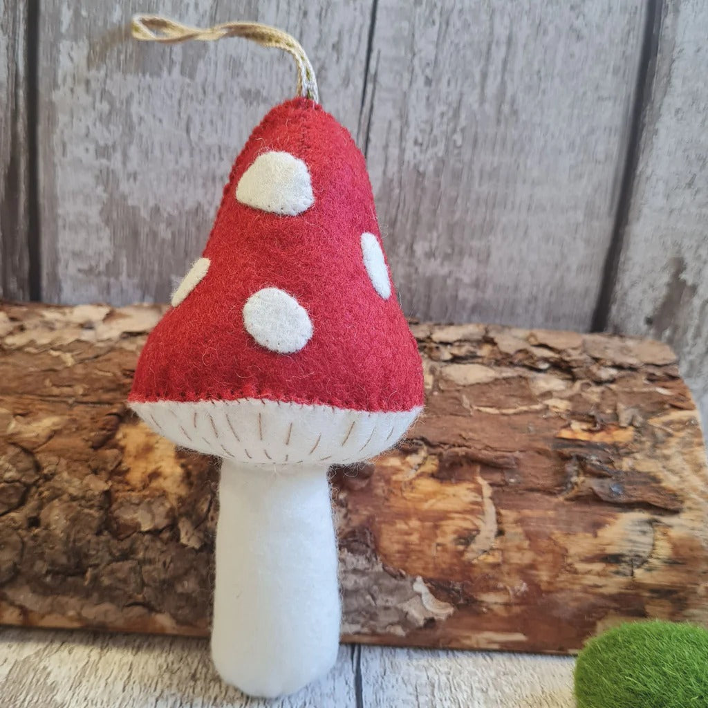 DIY Felt Craft Mini Kit - Toadstool Mushroom Sewing Kit for Kids & Adults - Perfect for Handmade Gifts, Home Decor & Craft Projects