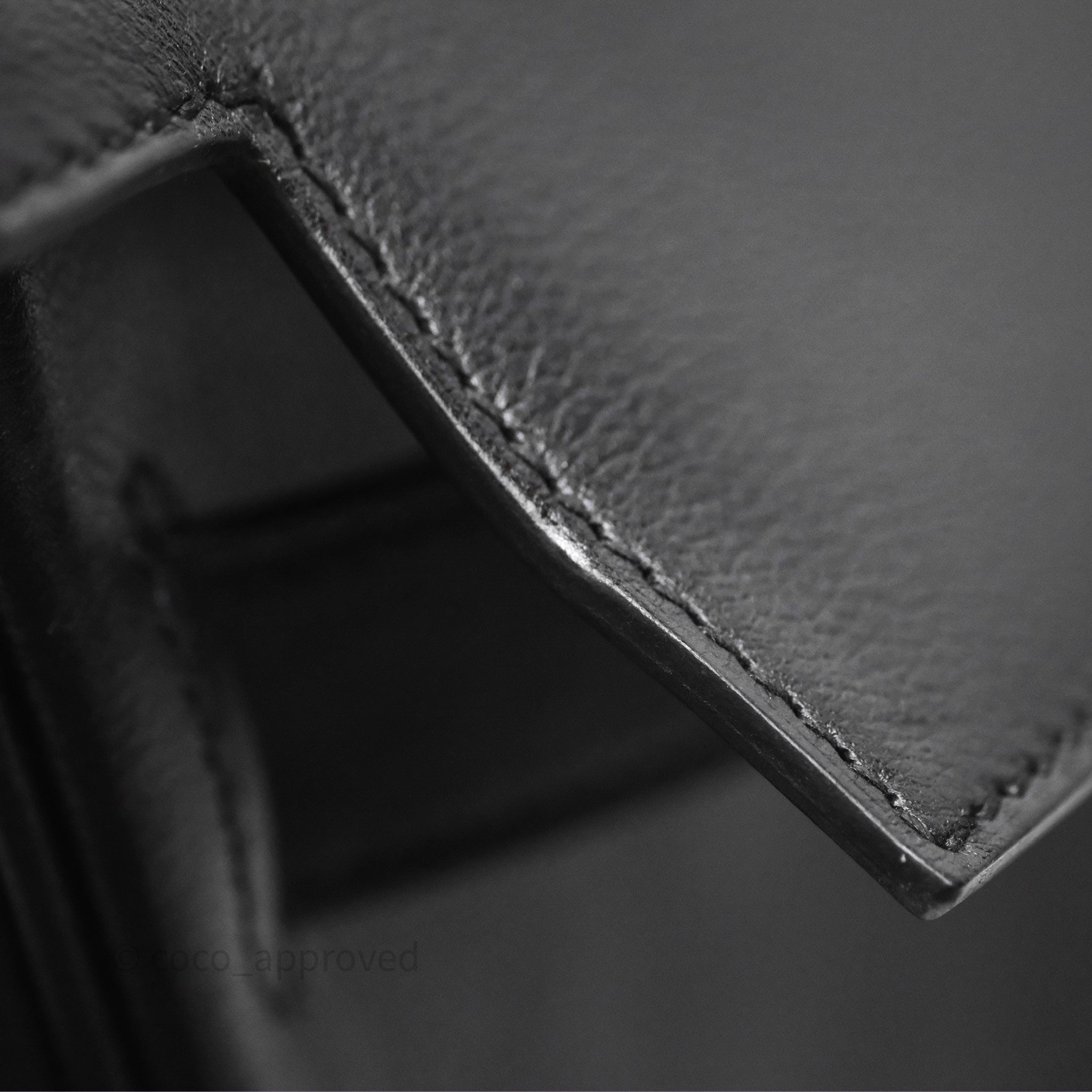 Authentic Hermès Kelly Messenger PM Bag 89 Noir Evergrain with Palladium Hardware - Luxury Crossbody Bag for Women | Perfect for Work, Travel & Everyday Elegance