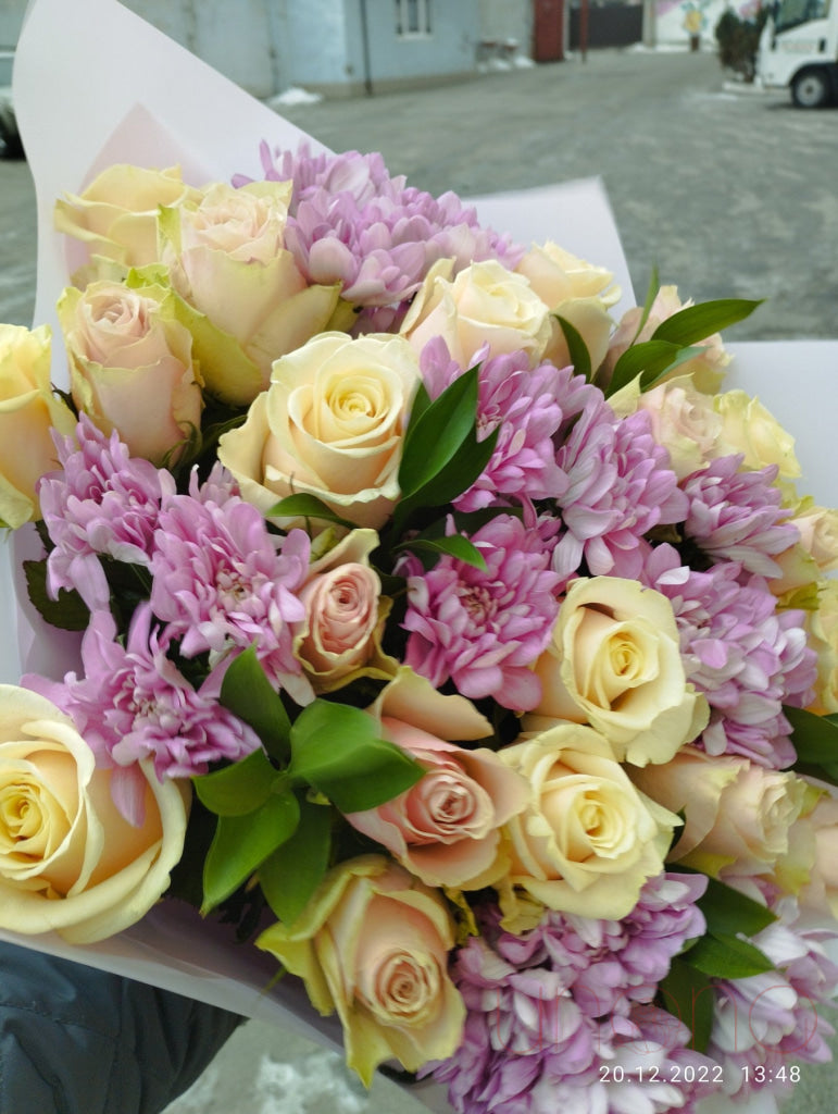 Fresh Strawberry Bouquet - Handmade with Real Strawberries & Flowers - Perfect for Birthdays, Anniversaries & Romantic Gifts