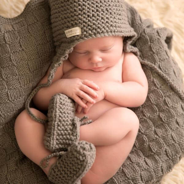 Adorable Baby Hat and Booties Set - Soft Knit Newborn Winter Accessories for Boys & Girls | Perfect for Photography, Gifts, and Outdoor Adventures