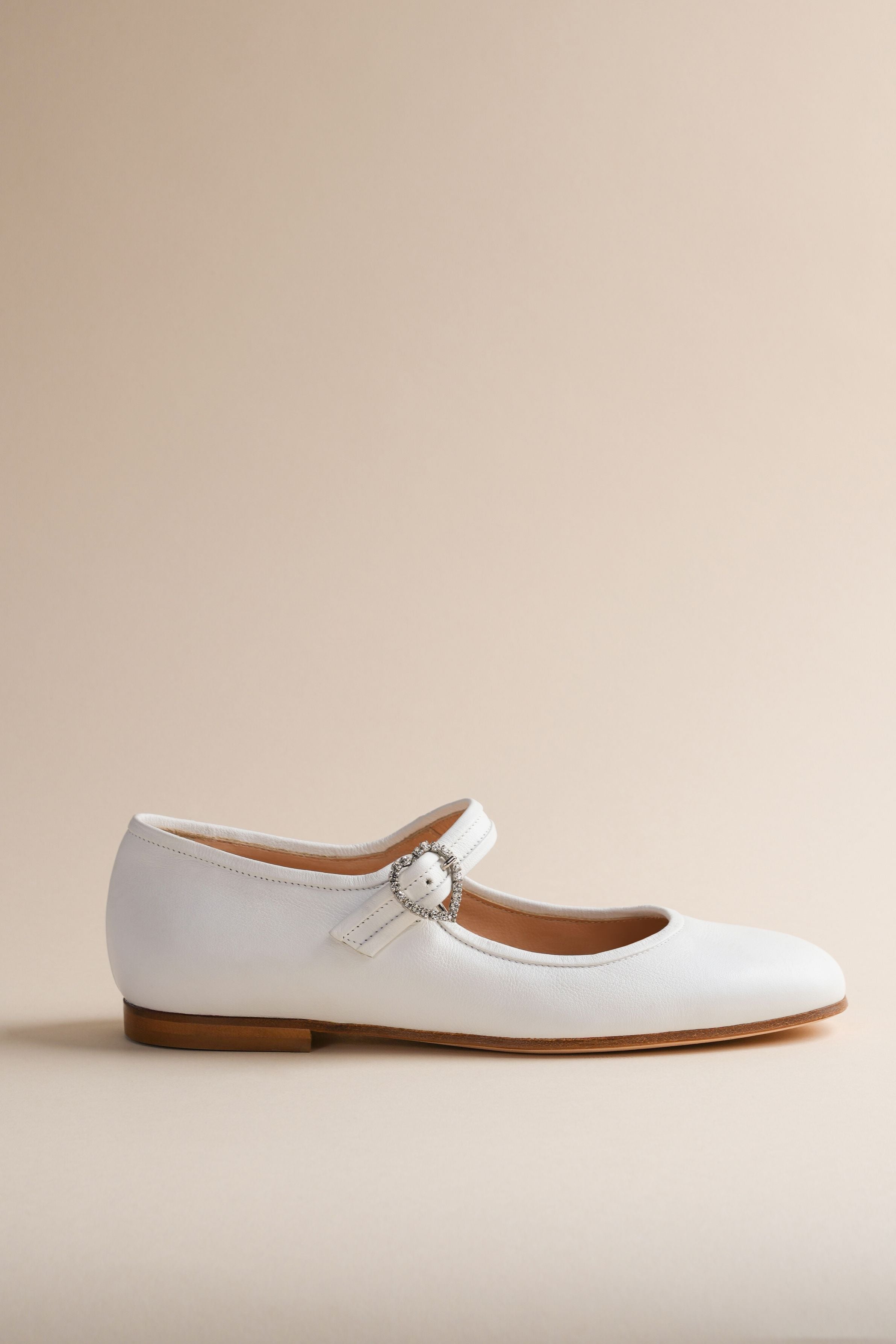 Comfortable Dove Picnic Shoes for Women - Lightweight & Breathable Outdoor Sandals for Walking, Beach, and Casual Wear