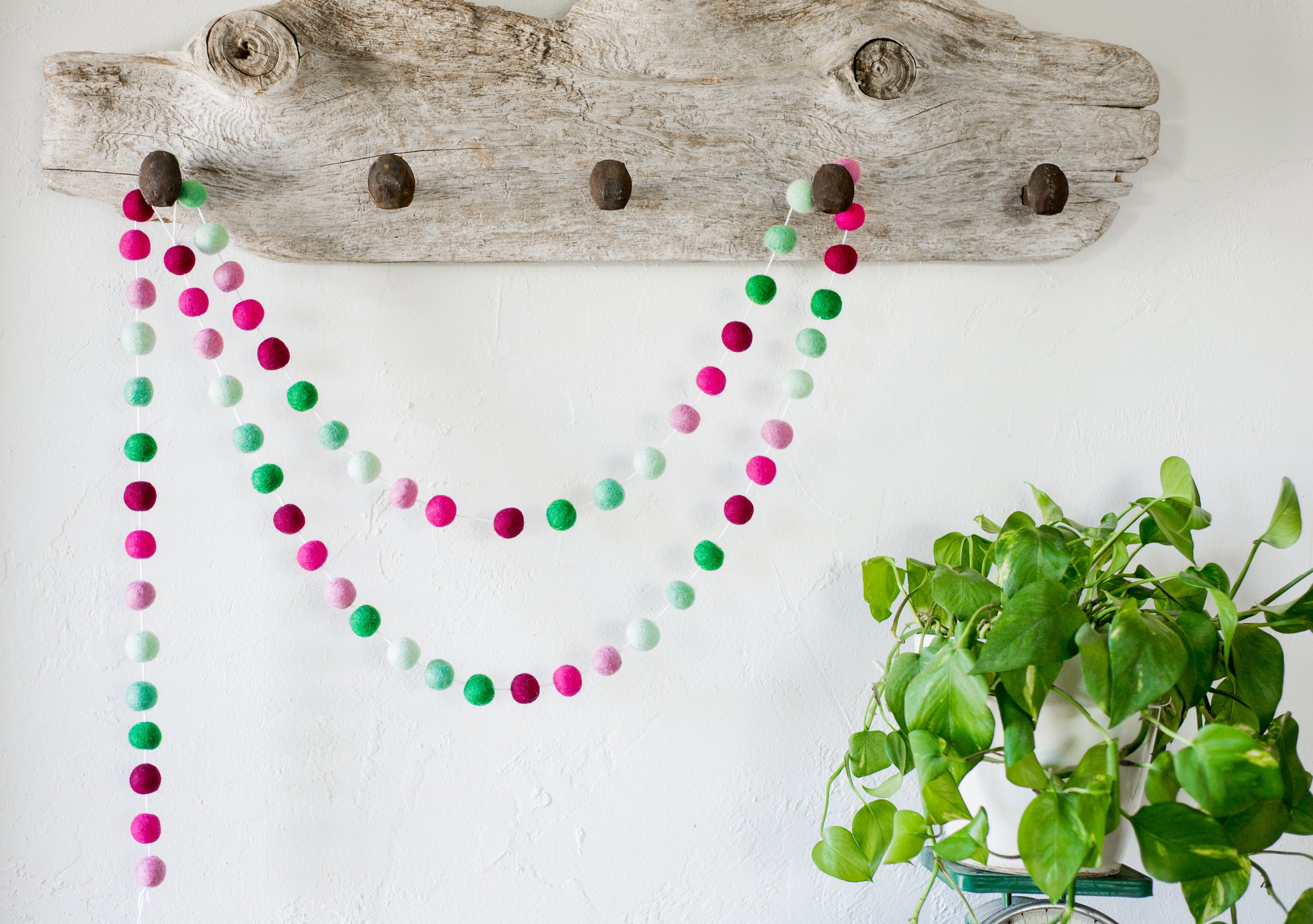 Emerald to Raspberry Gradient Garland - Elegant Ombre Party Decor for Weddings, Baby Showers & Home Decor