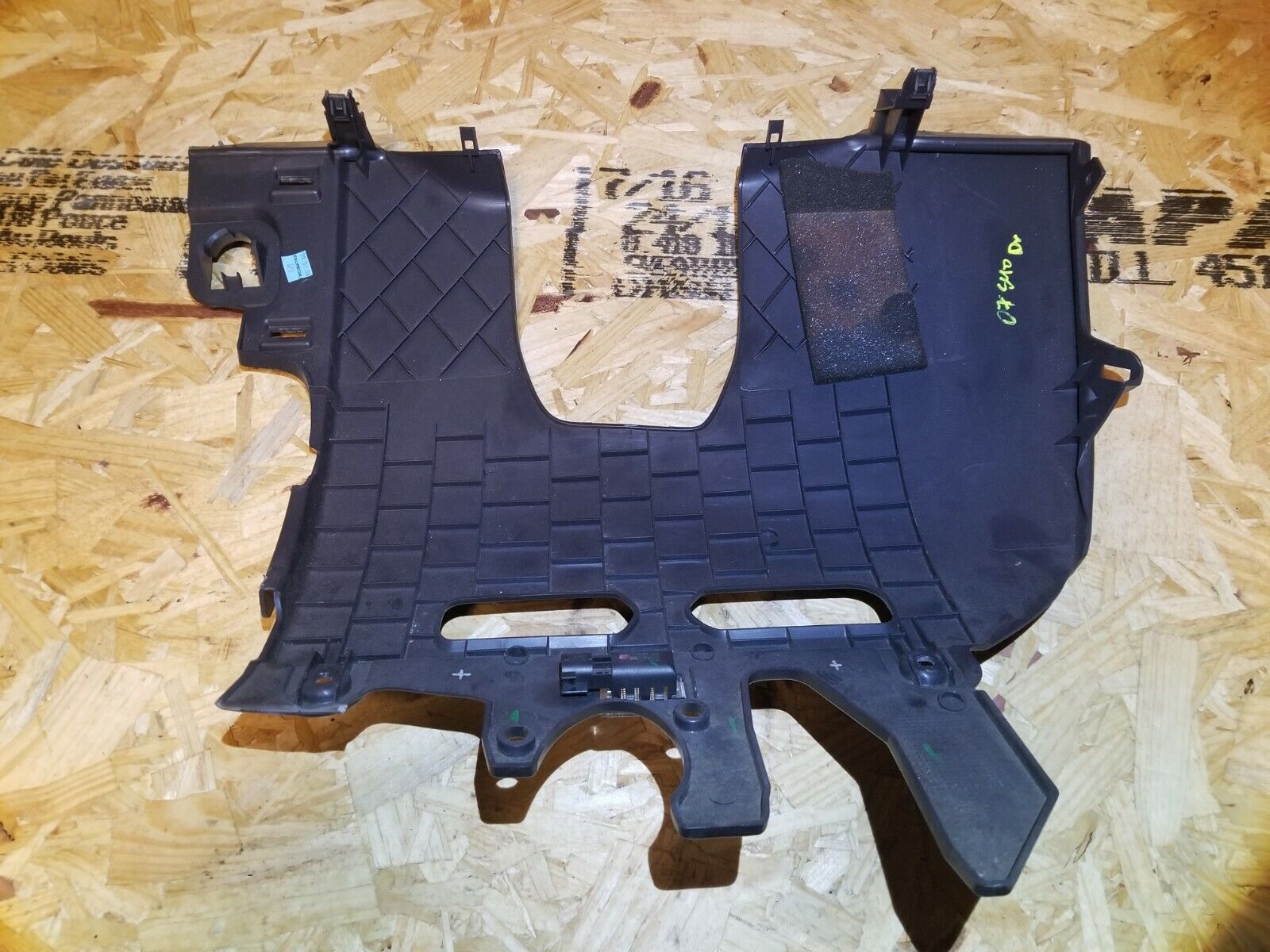 05 06 07 Volvo S40 Front Left Driver Side Dash Lower Cover Knee Panel Replacement - Perfect for Interior Repair & Car Restoration Projects