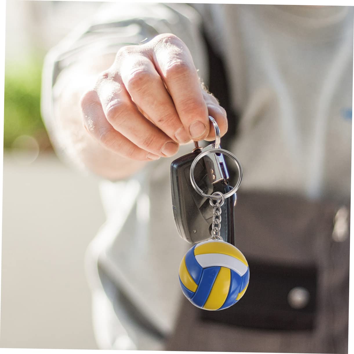 WHAMVOX 15 Pcs Volleyball Keychain Set - Molten VB Keychains for Players & Fans - PU Leather Volleyball Charm Accessories - Perfect for Gifts, Team Spirit & Sports Enthusiasts