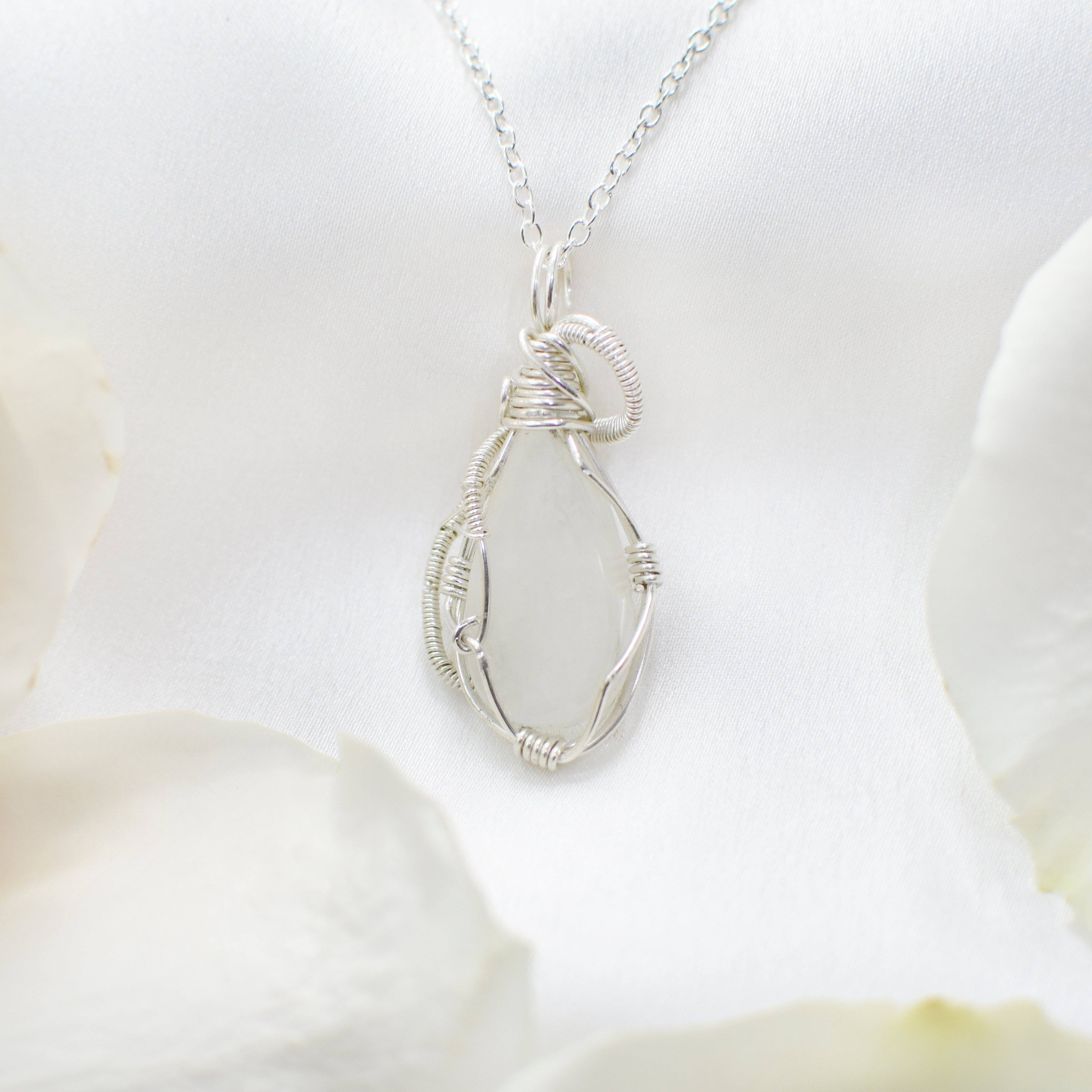 925 Sterling Silver Rainbow Moonstone Pendant Necklace for Women | Elegant Healing Crystal Jewelry Gift for Birthday, Anniversary & Special Occasions