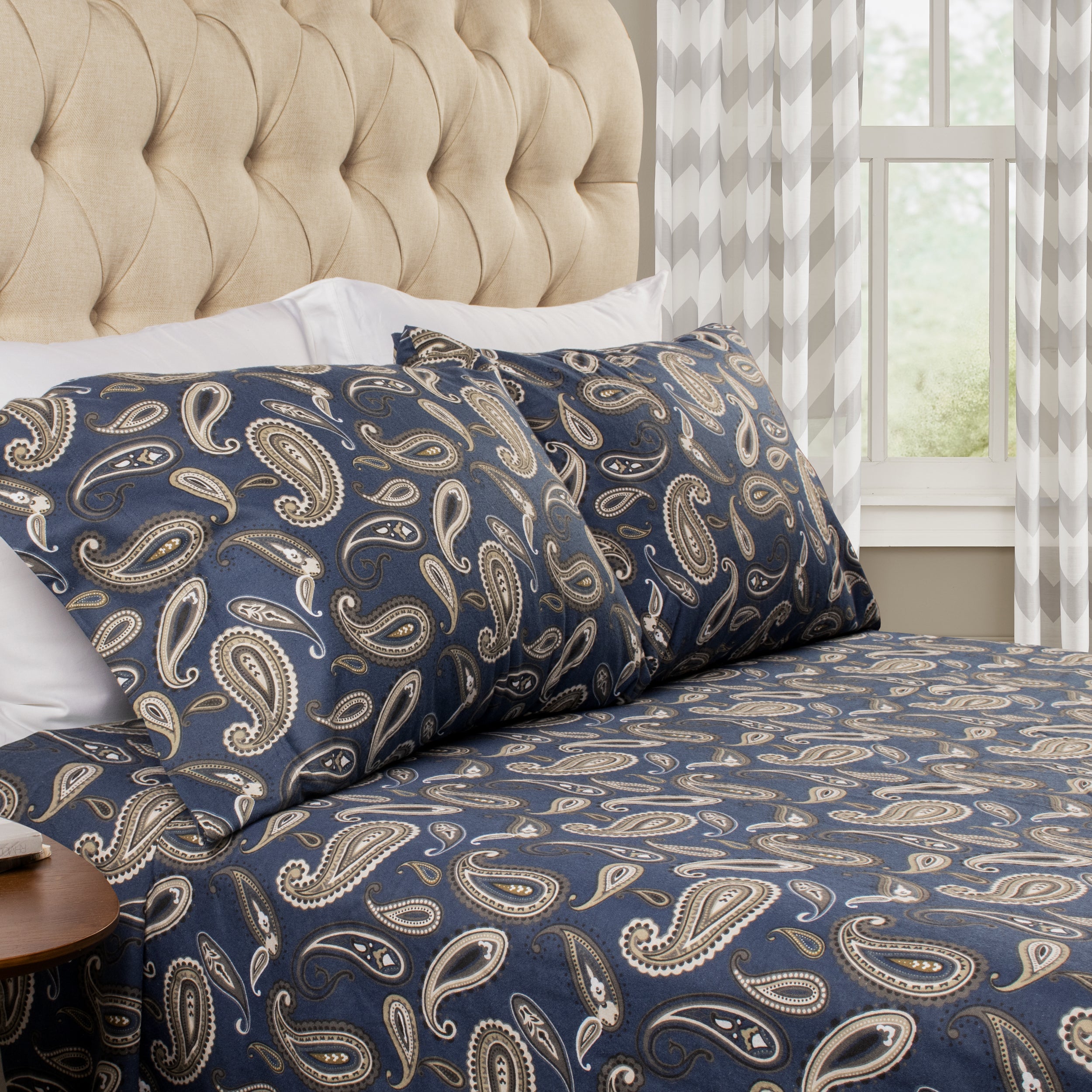 Soft Flannel Cotton Floral Paisley Bed Sheet Set with Deep Pockets - Queen Size, 4-Piece Set for Cozy Winter Nights & Guest Room Comfort
