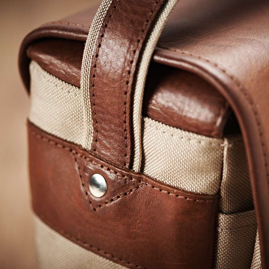 Premium Oberwerth Freiburg Medium Leather Camera Bag - Dark Brown for Photographers & Travel Enthusiasts | DSLR Protection & Stylish Carry-On Accessory