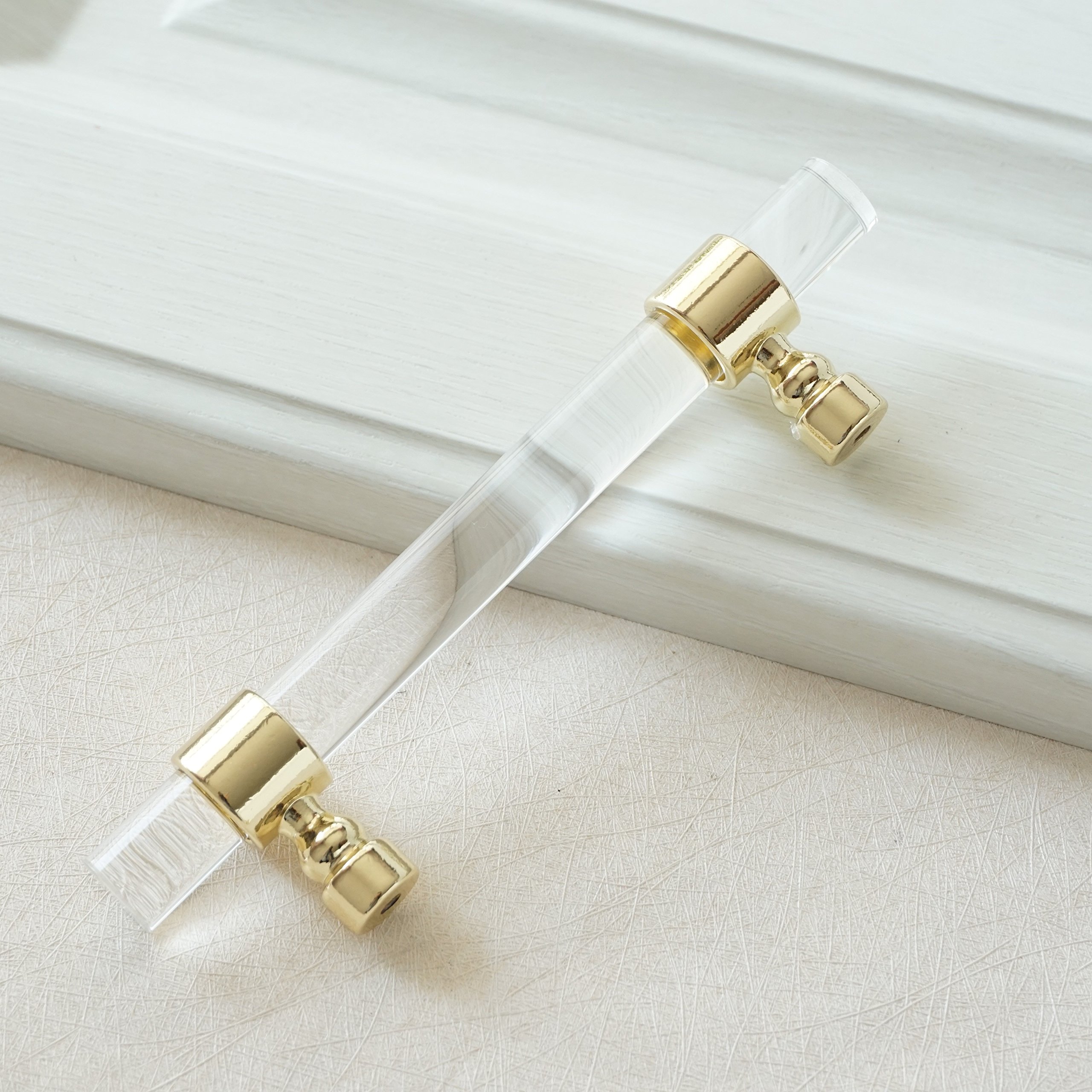LBFEEL 2.5 Inch Clear Acrylic Cabinet Handles - Crystal Drawer Knobs for Dresser, Kitchen & Bathroom - Gold Finish 64mm Cabinet Pulls - Modern Hardware for Furniture & Home Decor