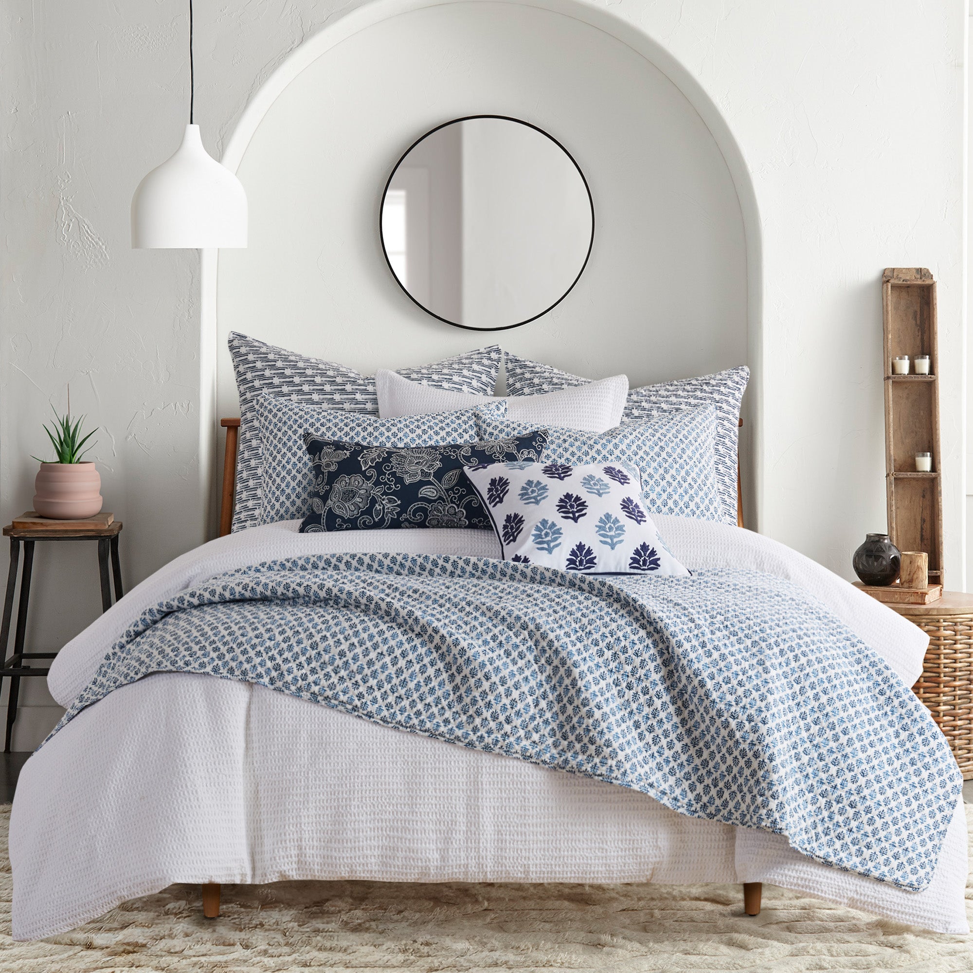 Luxury Aditya Quilt Set - Queen Size Bedding, Soft & Breathable Comforter with Pillow Shams - Perfect for Cozy Nights, Guest Rooms & Winter Warmth