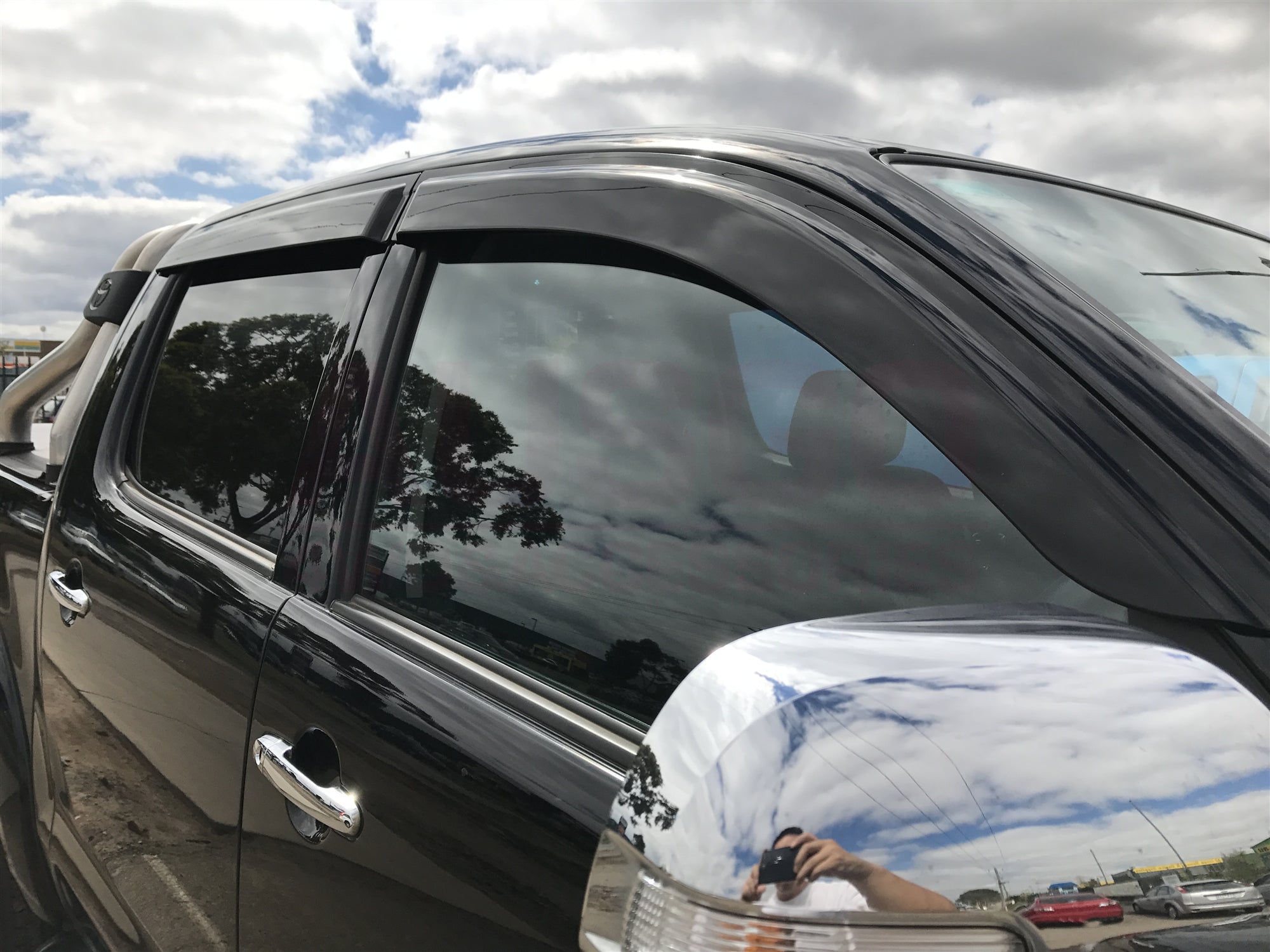 Weather Shields & Bonnet Protector for Toyota Hilux Dual Cab 2011-2015 - Durable Injection Molded Protection Against Rain, Sun & Debris - Perfect for Off-Road Adventures & Daily Commutes