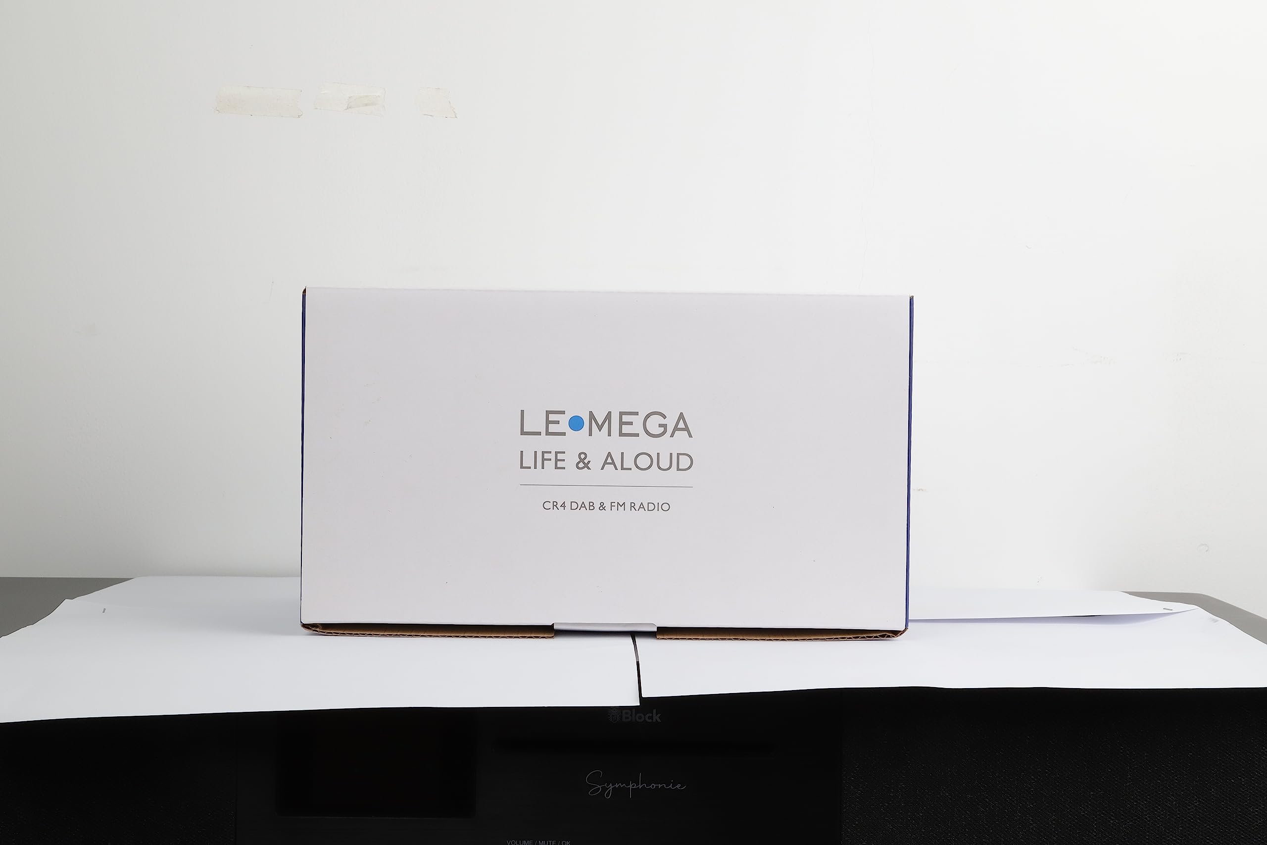 LEMEGA CR4 DAB/DAB+/FM Digital Radio with Bluetooth | Portable Wireless Radio with Mains/Battery Power | Dual Alarm Clock with Snooze | Color LCD Display | Wooden Effect (Black Oak) | Perfect for Bedroom, Kitchen & Travel