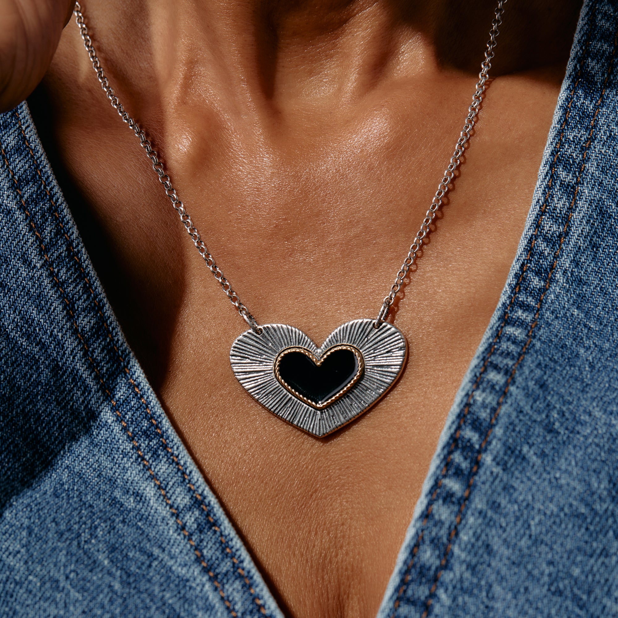 Vintage Heart Necklace for Women - Elegant Antique Jewelry Gift for Her - Perfect for Valentine's Day, Anniversary & Romantic Occasions