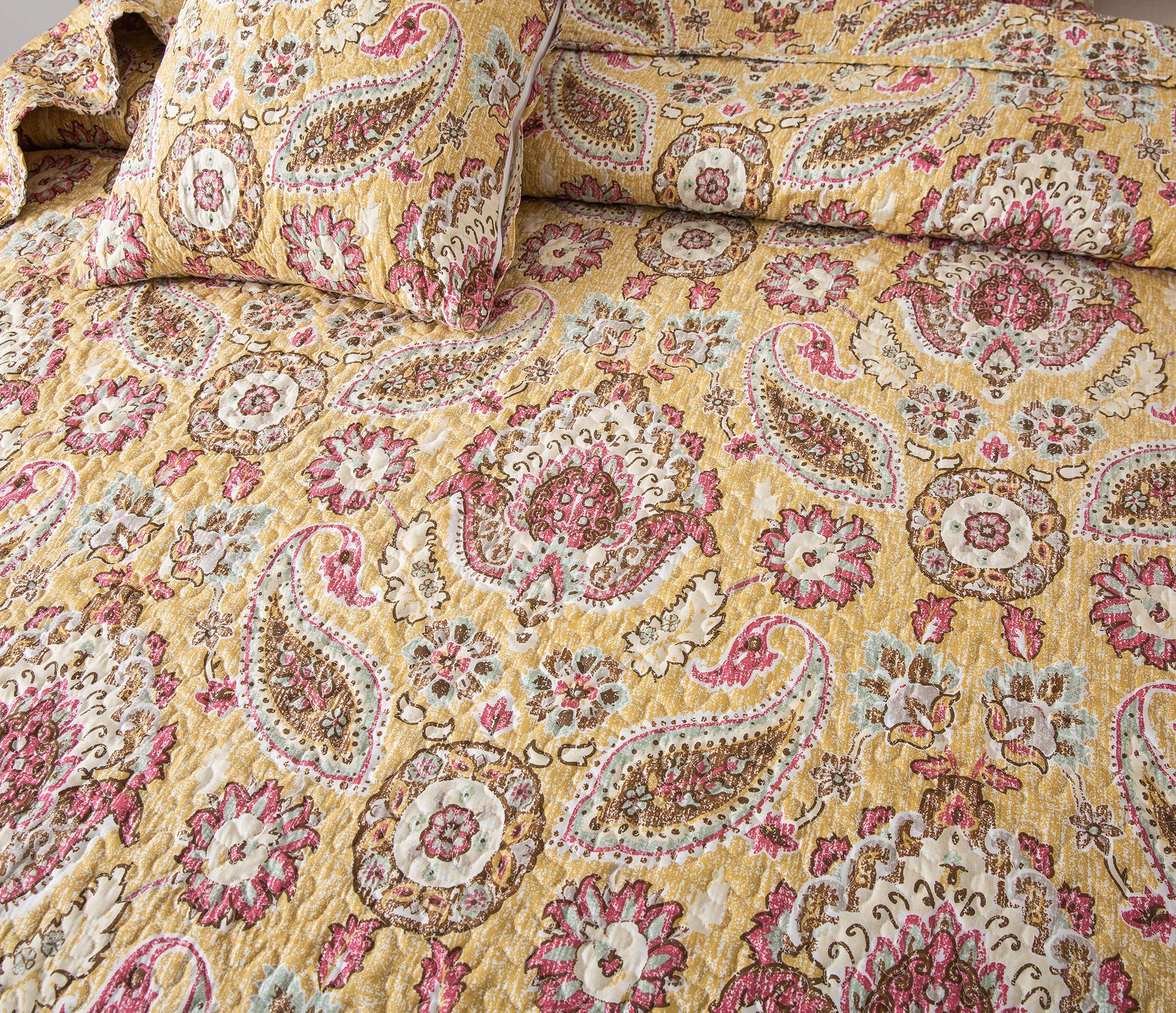 Tache King Size Bed Quilt Set - Lightweight Yellow Pink Gold Boho Floral Paisley Damask Summer Coverlet - 3 Piece Medallion Design Quilt for Bedroom Decor | Perfect for Guest Rooms, Master Bedrooms & Bohemian Style Homes