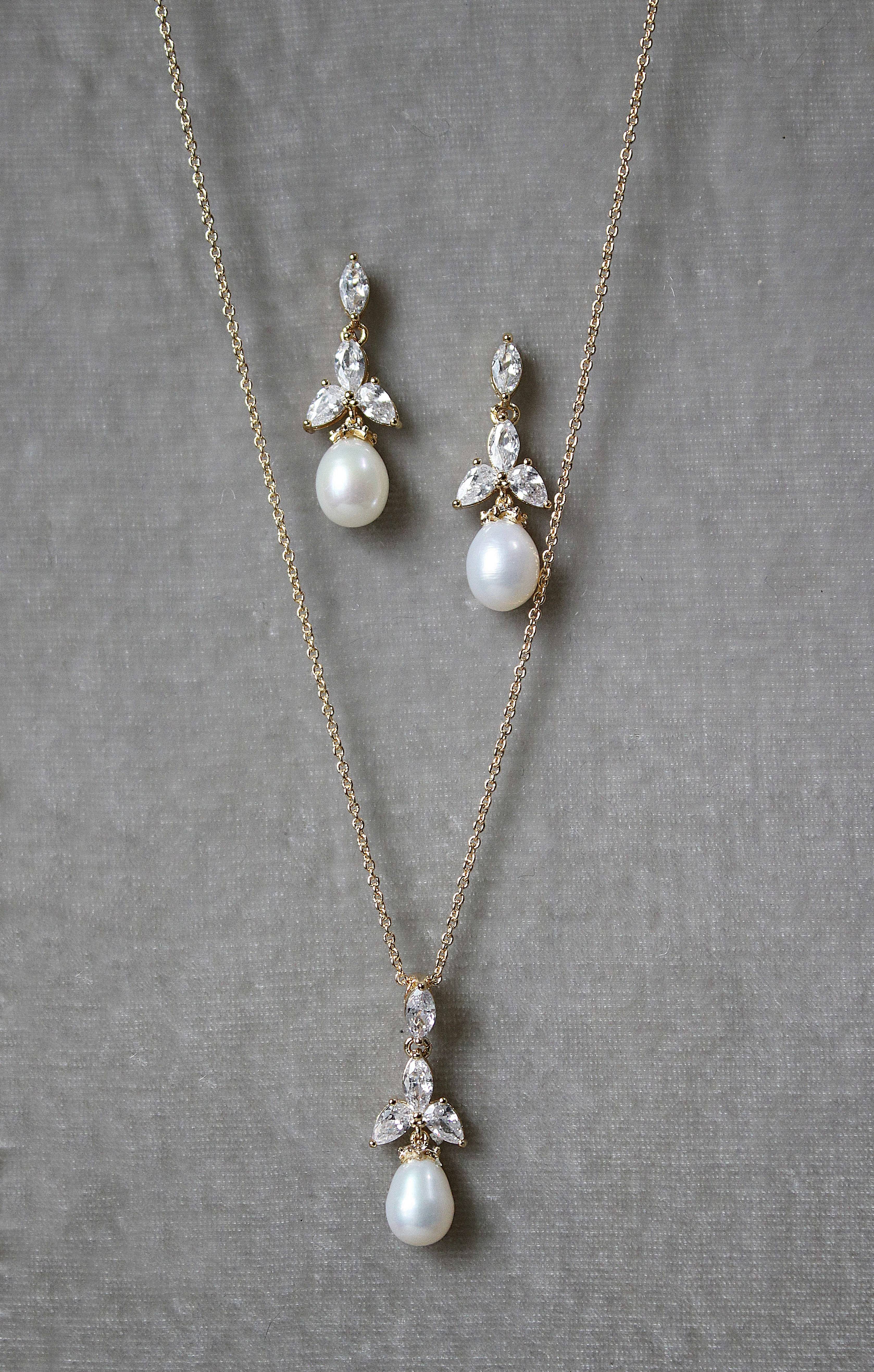 Elegant Freshwater Pearl Drop Earrings & Necklace Set for Women - Perfect for Weddings, Parties & Formal Occasions