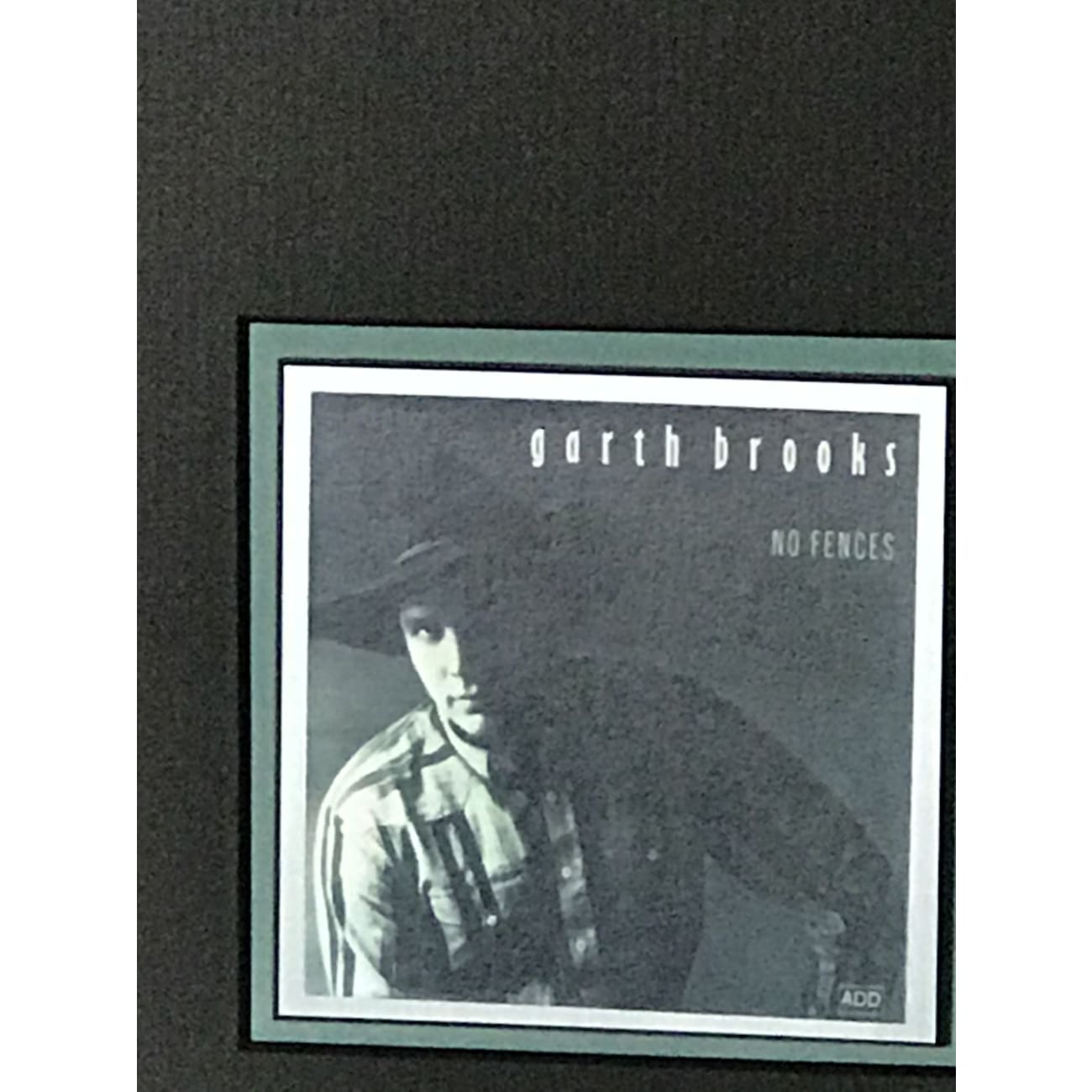Garth Brooks No Fences 10x Multi Platinum Album Award - Certified RIAA Diamond Record - Perfect for Country Music Collectors & Display in Home/Office