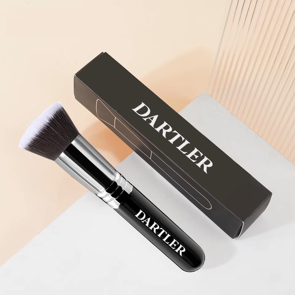 Premium Kabuki Makeup Brush for Liquid, Cream & Powder Foundation - Soft Flat Face Blending Brush - Essential Makeup Tool for Women | Black, 1-Pack | Perfect for Flawless Everyday Makeup & Professional Contouring