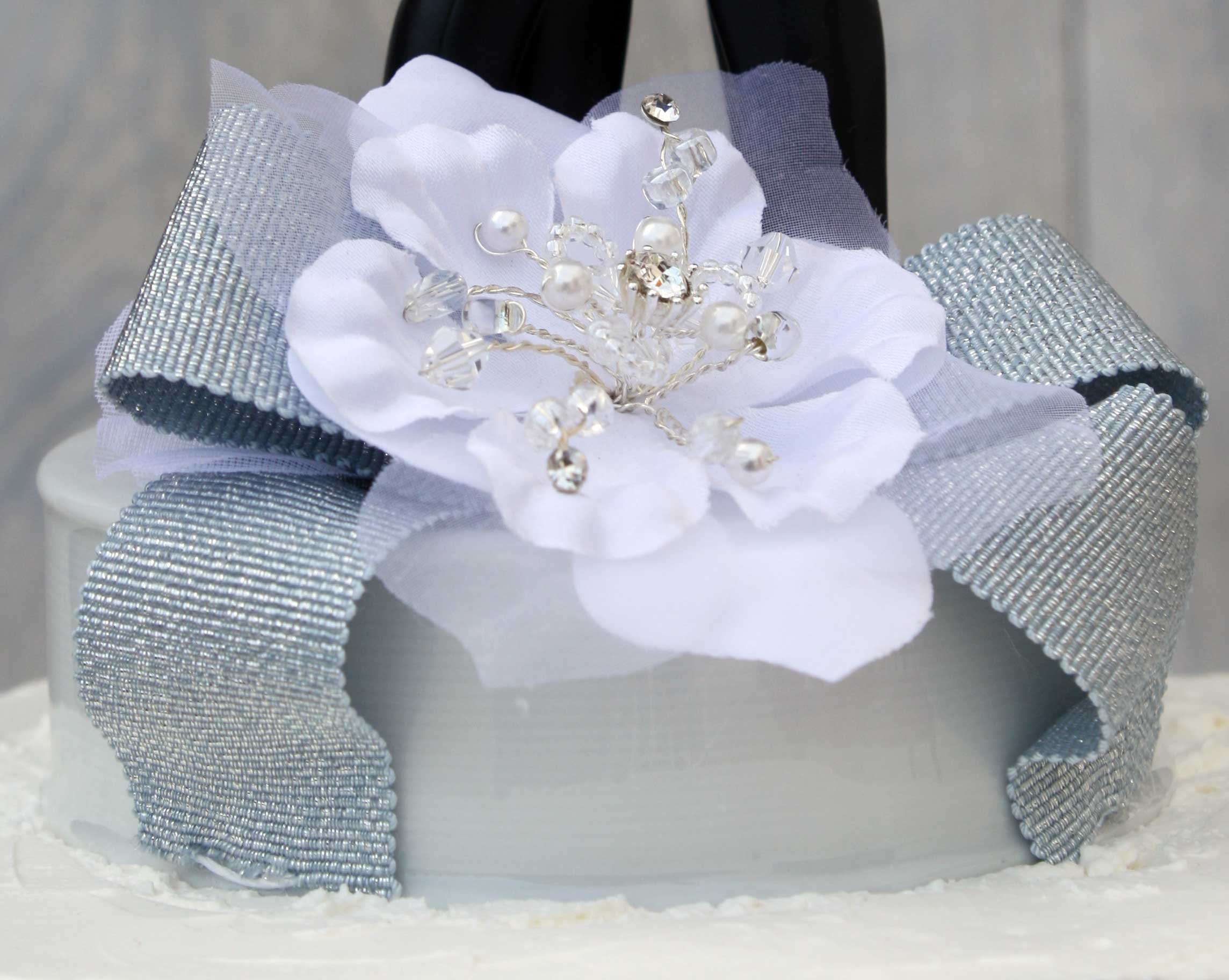 Elegant Ribbon Accent Groom Holding Bride Wedding Cake Topper - Perfect for Romantic Weddings & Anniversary Celebrations
