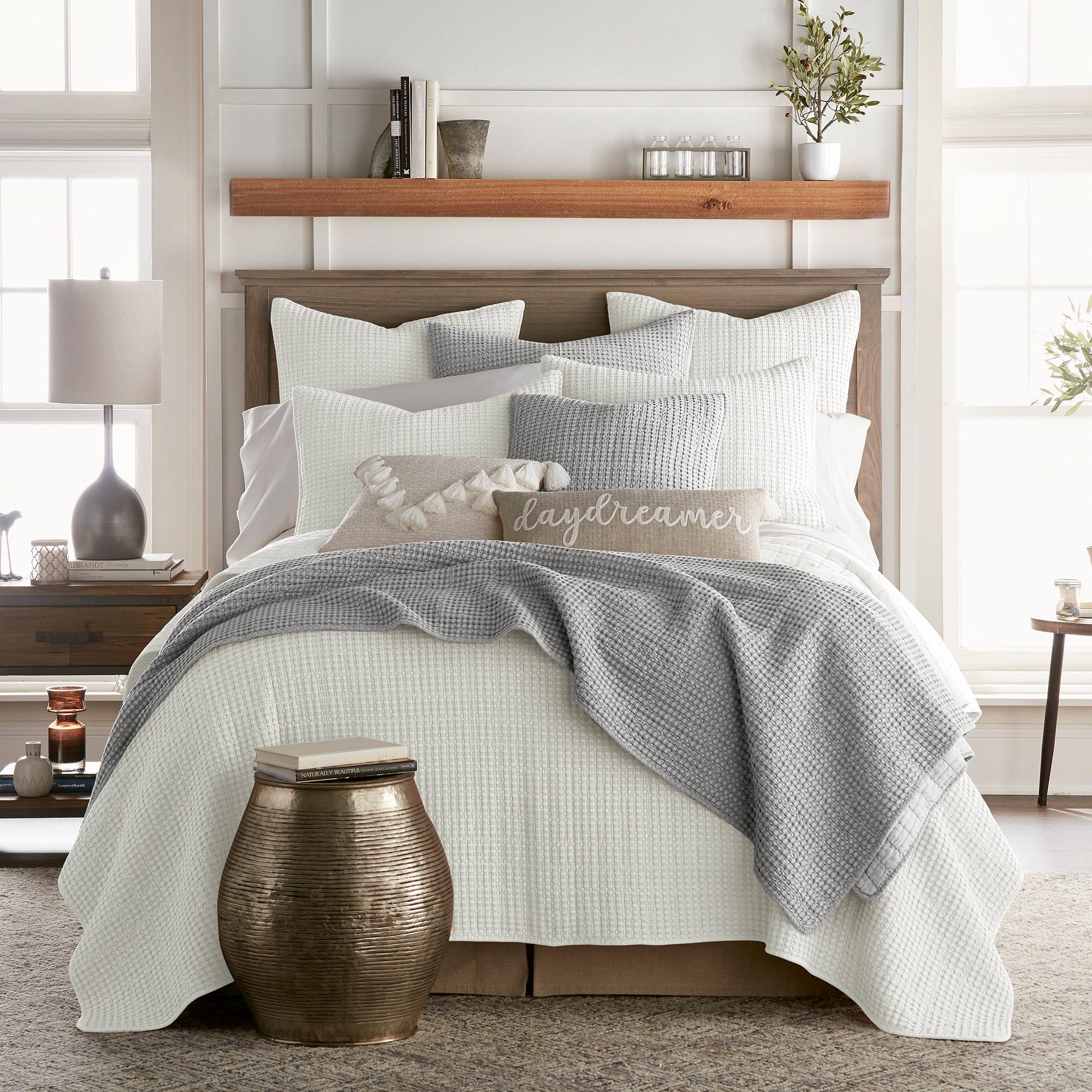 Luxury Mills Waffle Quilt Set - Ultra Soft Bedding Collection for Queen/King Size Beds - Perfect for Cozy Bedrooms, Guest Rooms & Hotel Stays