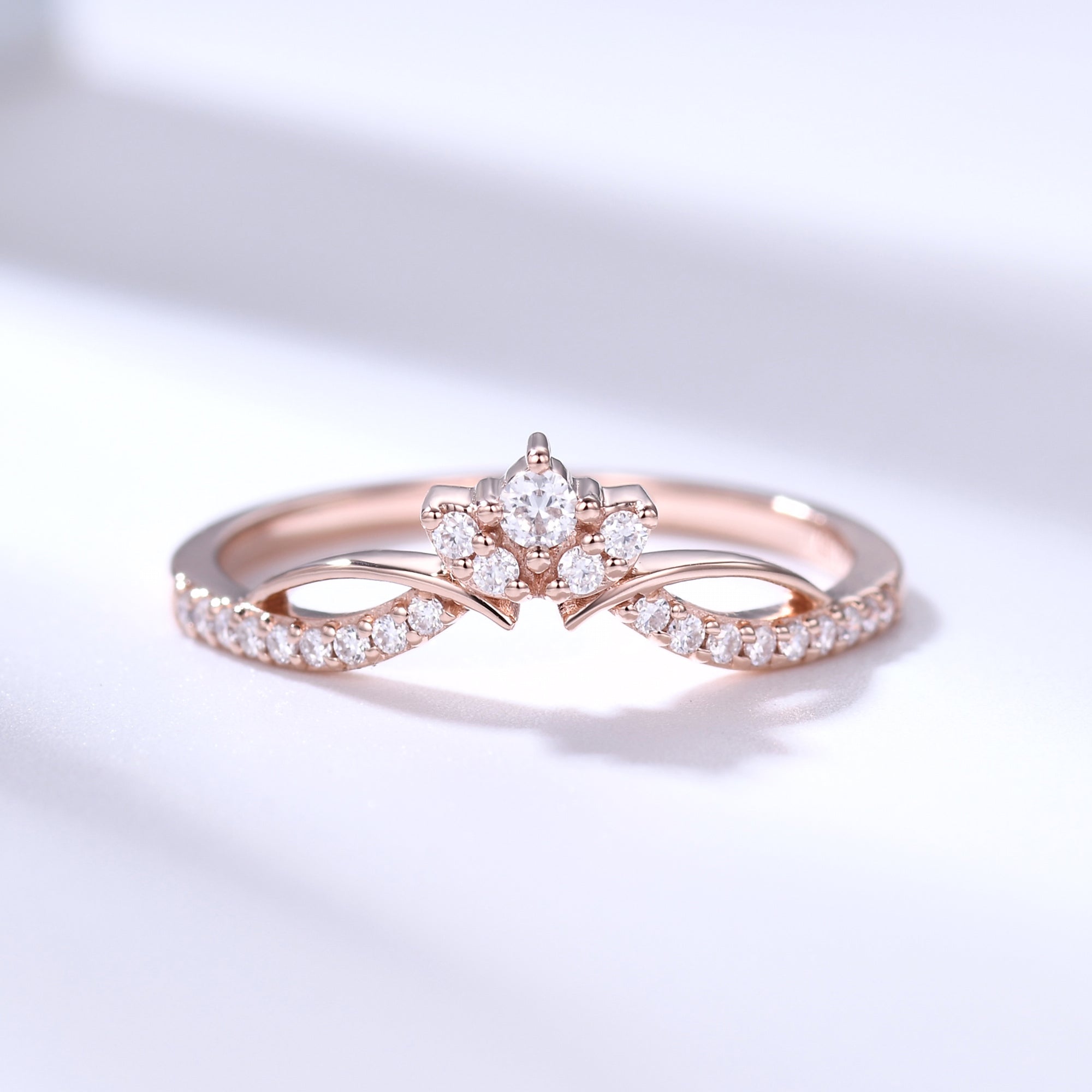 Exquisite Diamond Rose Gold Wedding Ring - Elegant Cluster Chevron Design for Women | Perfect for Engagement, Anniversary & Bridal Jewelry Gifts