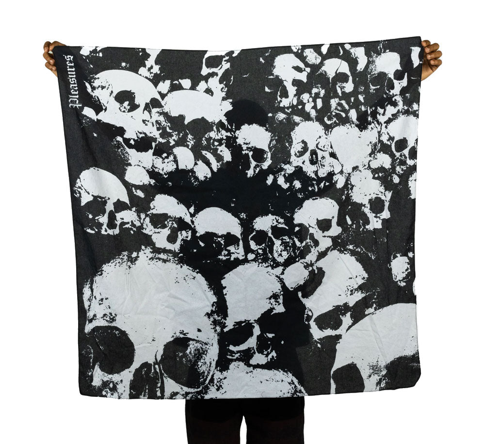 Stylish Oversized Bandana Scarf - Trendy Fashion Accessory for Women & Men - Perfect for Outdoor Activities, Concerts, and Casual Wear