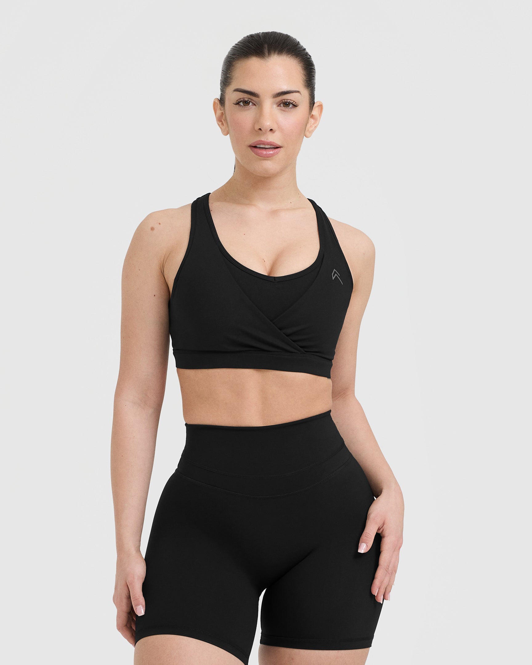 High Support Seamless Sports Bra for Women - Breathable & Comfortable Workout Top - Perfect for Running, Yoga & Gym Training - Black