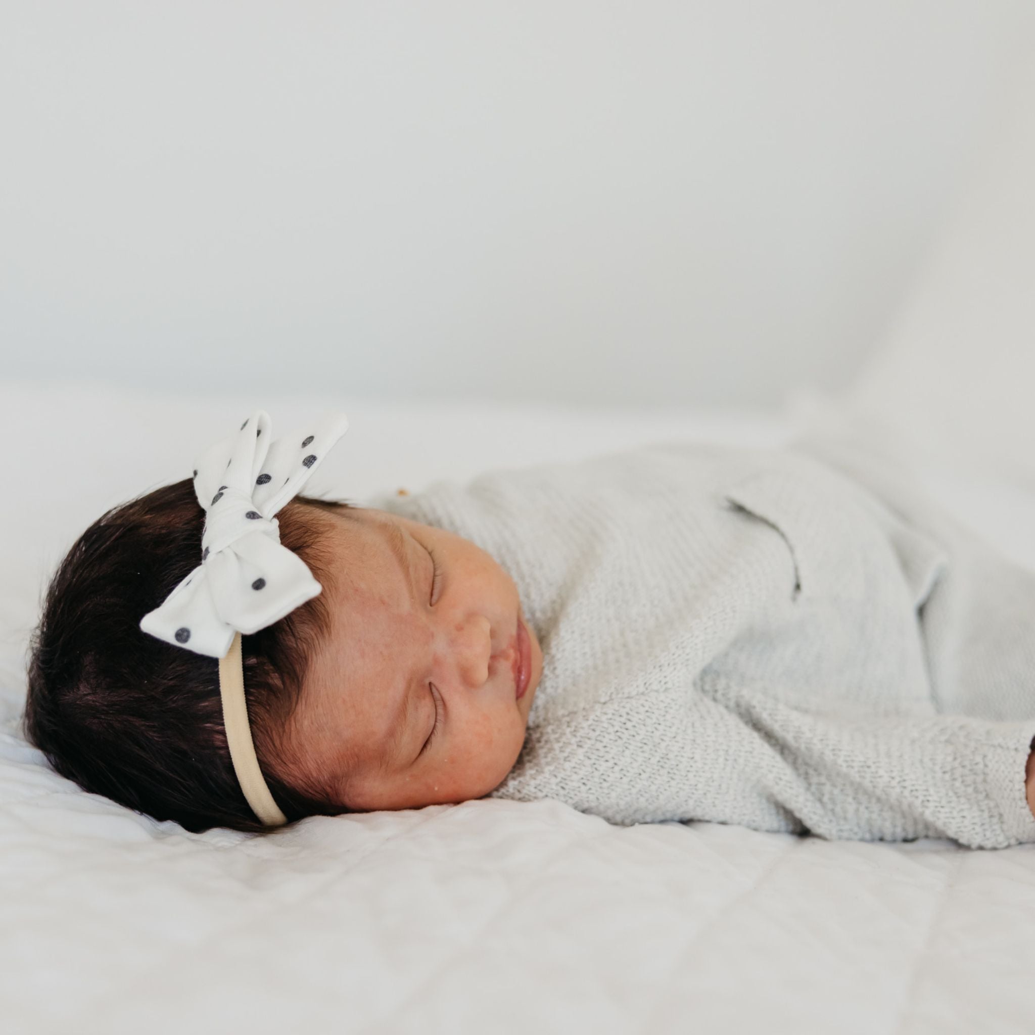 Classic Baby Bow Headband - Willow Design for Girls | Perfect for Newborn, Birthday, Photo Shoots & Special Occasions