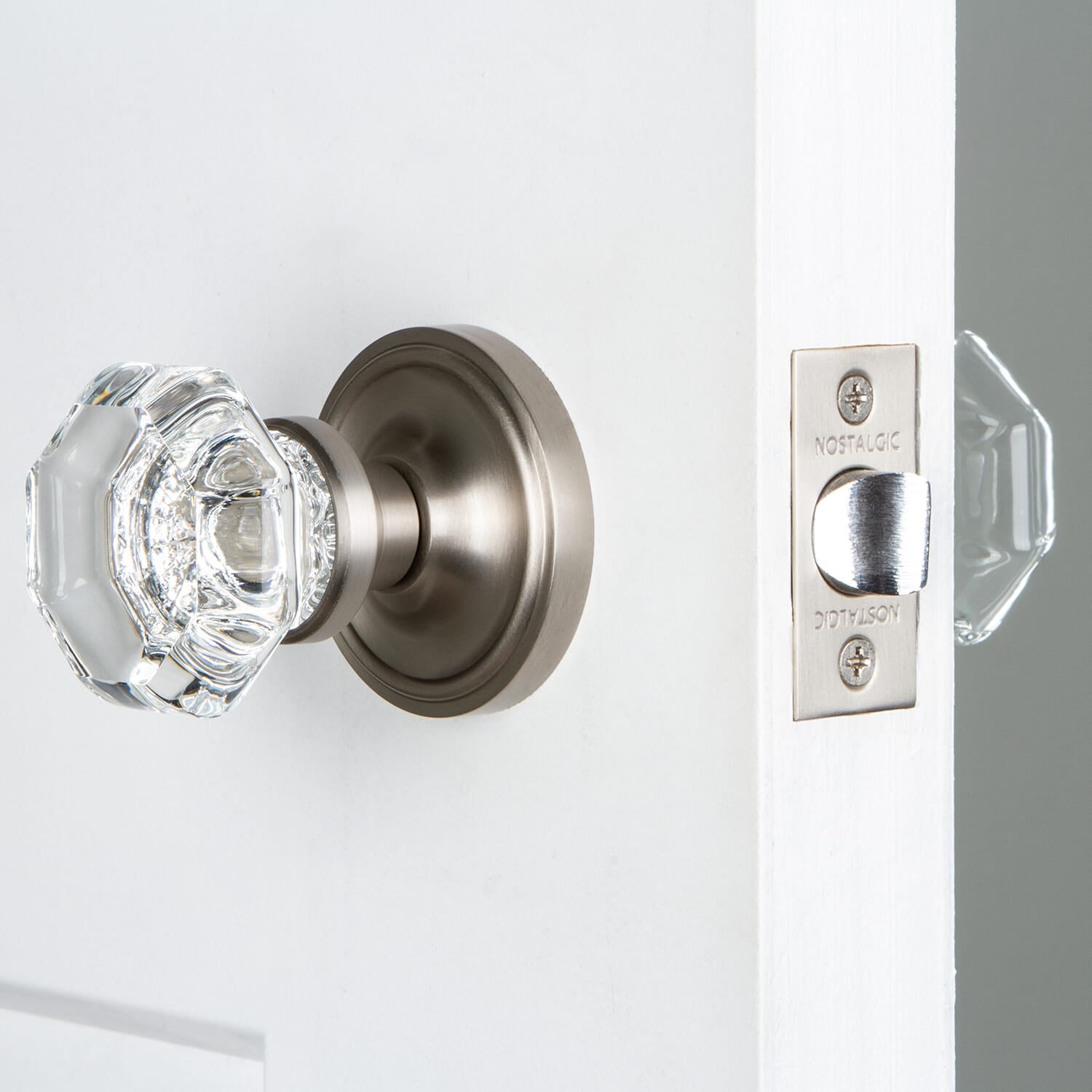 Classic Rosette with Waldorf Knob in Satin Nickel - Vintage-Inspired Ceiling Medallion for Dining Room & Bedroom Lighting Fixtures