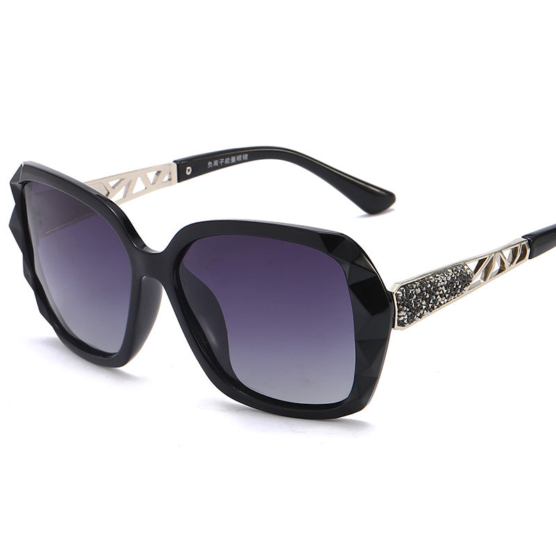Premium Polarized Sunglasses for Women - UV Protection, Fashionable & Lightweight - Perfect for Driving, Beach & Outdoor Activities