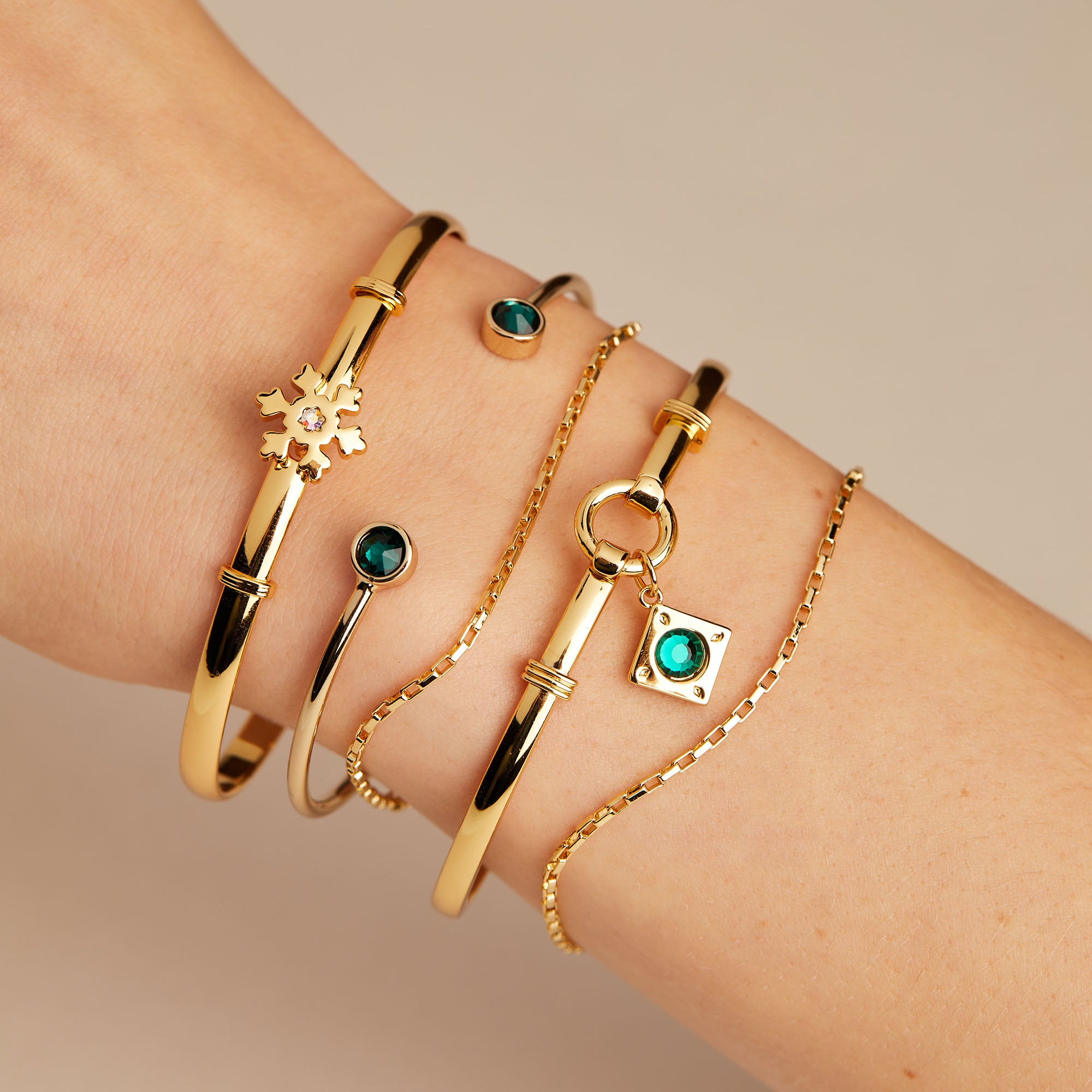 Emerald Crystal Charm Clip Bangle - Adjustable Fashion Bracelet for Women | Perfect for Parties, Weddings & Everyday Wear
