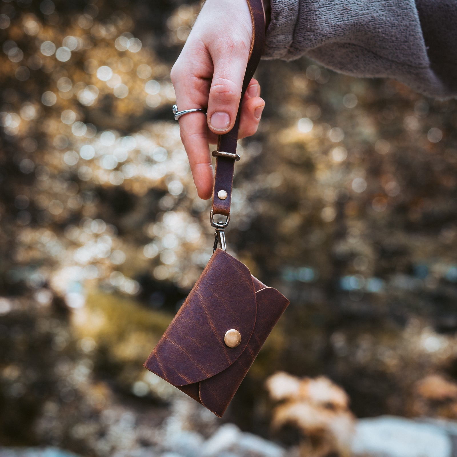 Genuine Leather Envelope Pouch - Slim RFID Blocking Wallet for Credit Cards & Cash - Perfect for Travel, Business & Everyday Use