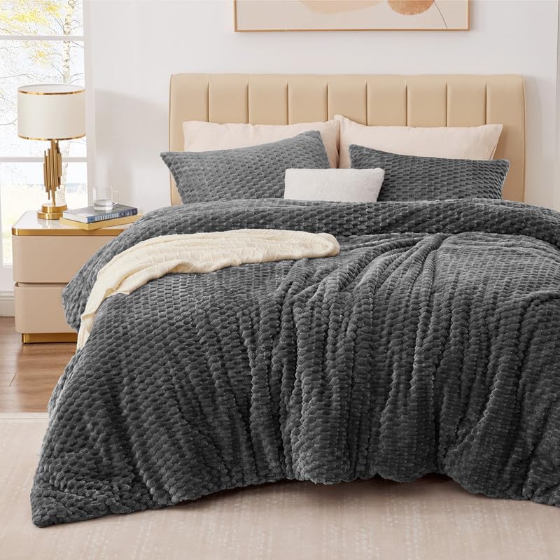 Luxury Fluffy King Comforter Set - Ultra Soft Fuzzy Brushed Plaid Pattern Bedding Set with Velvet Finish, Grey Winter Comforter 3-Piece Set for Cozy Bedroom Decor | Perfect for Master Bedroom, Guest Room & Cold Weather Comfort