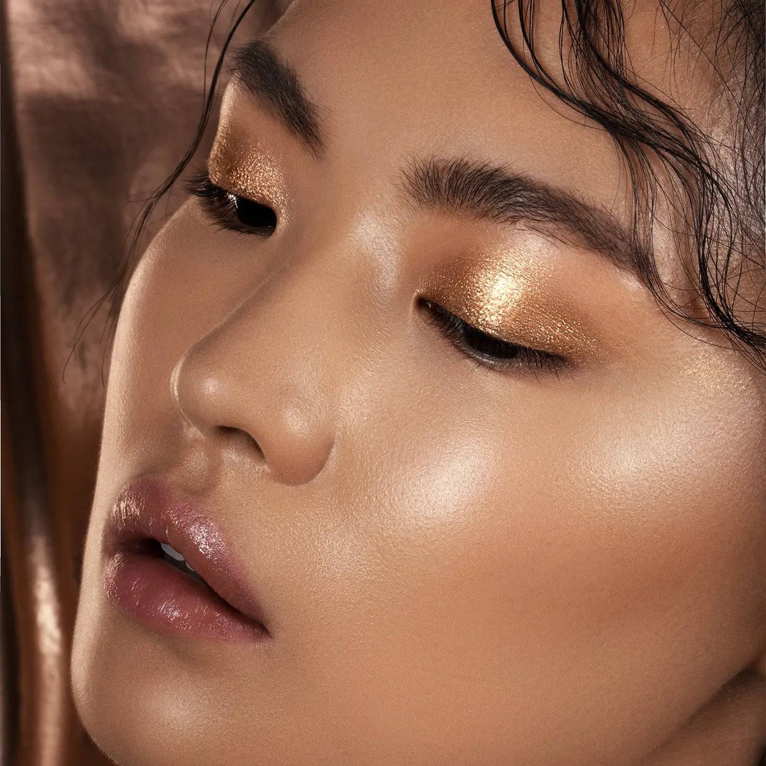 Chroma Crystal Liquid Eyeshadow - Long-Lasting Shimmer & Glitter Makeup for Day & Night Wear - Perfect for Parties, Weddings, and Special Occasions